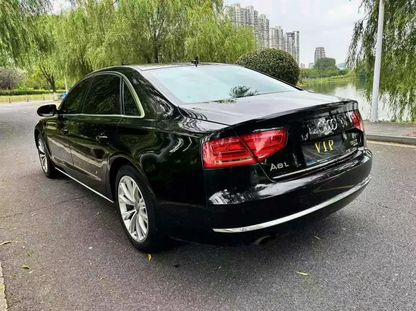 奥迪A8L 内饰前排