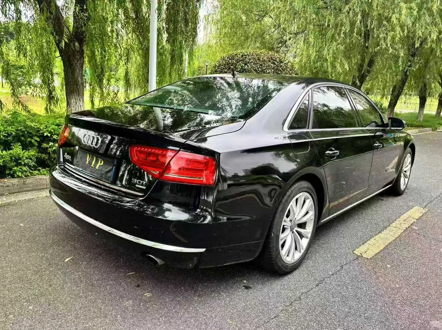 奥迪A8L 内饰后排