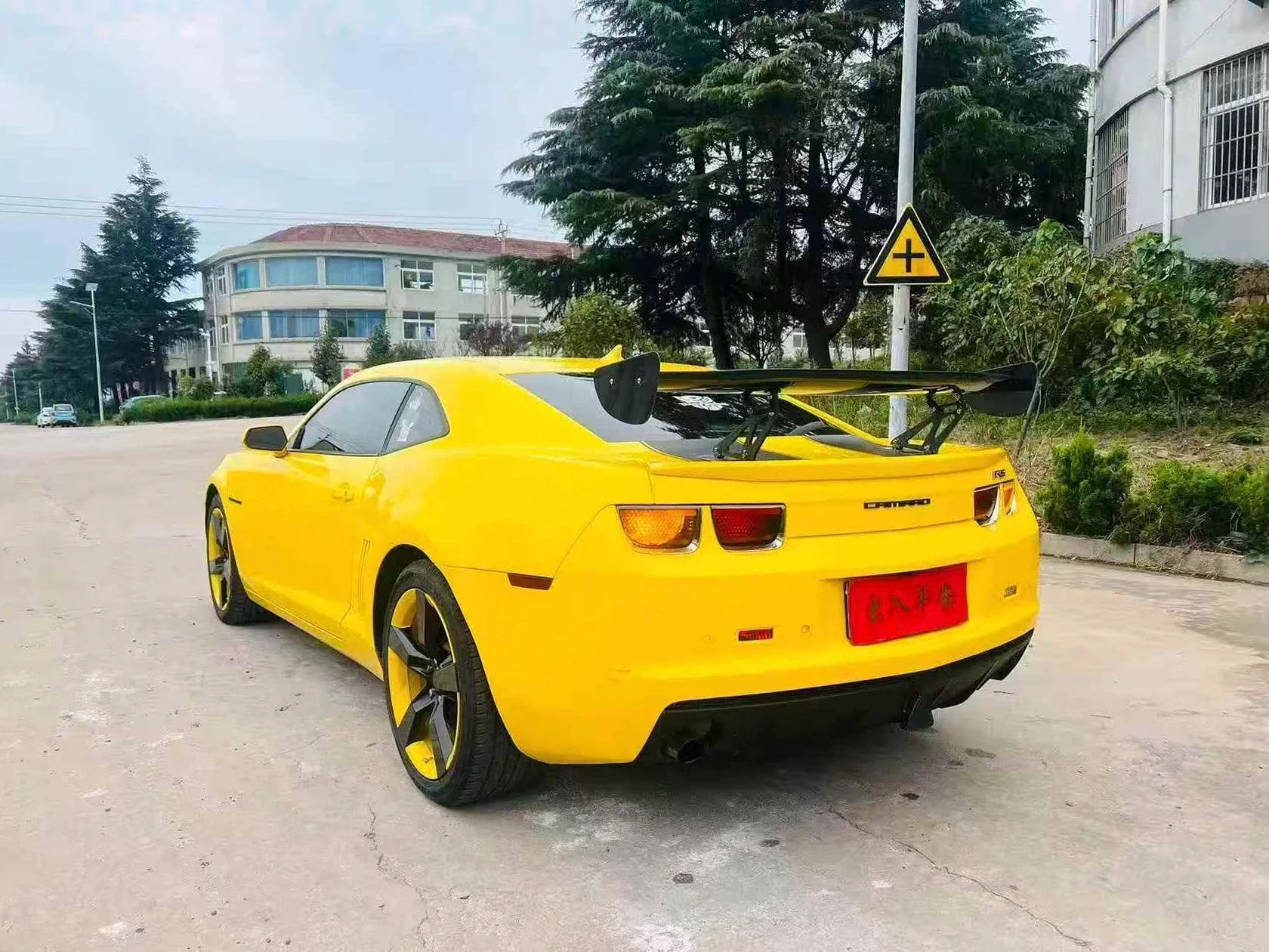 雪佛兰科迈罗 后面外观一
