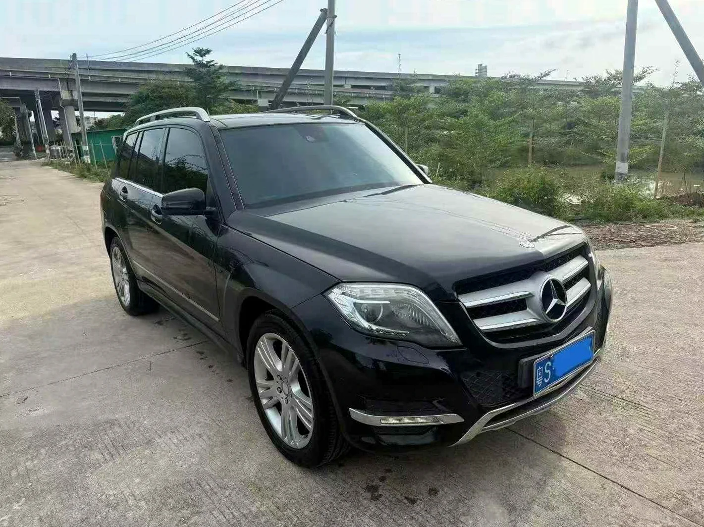 奔驰GLK 正面外观二