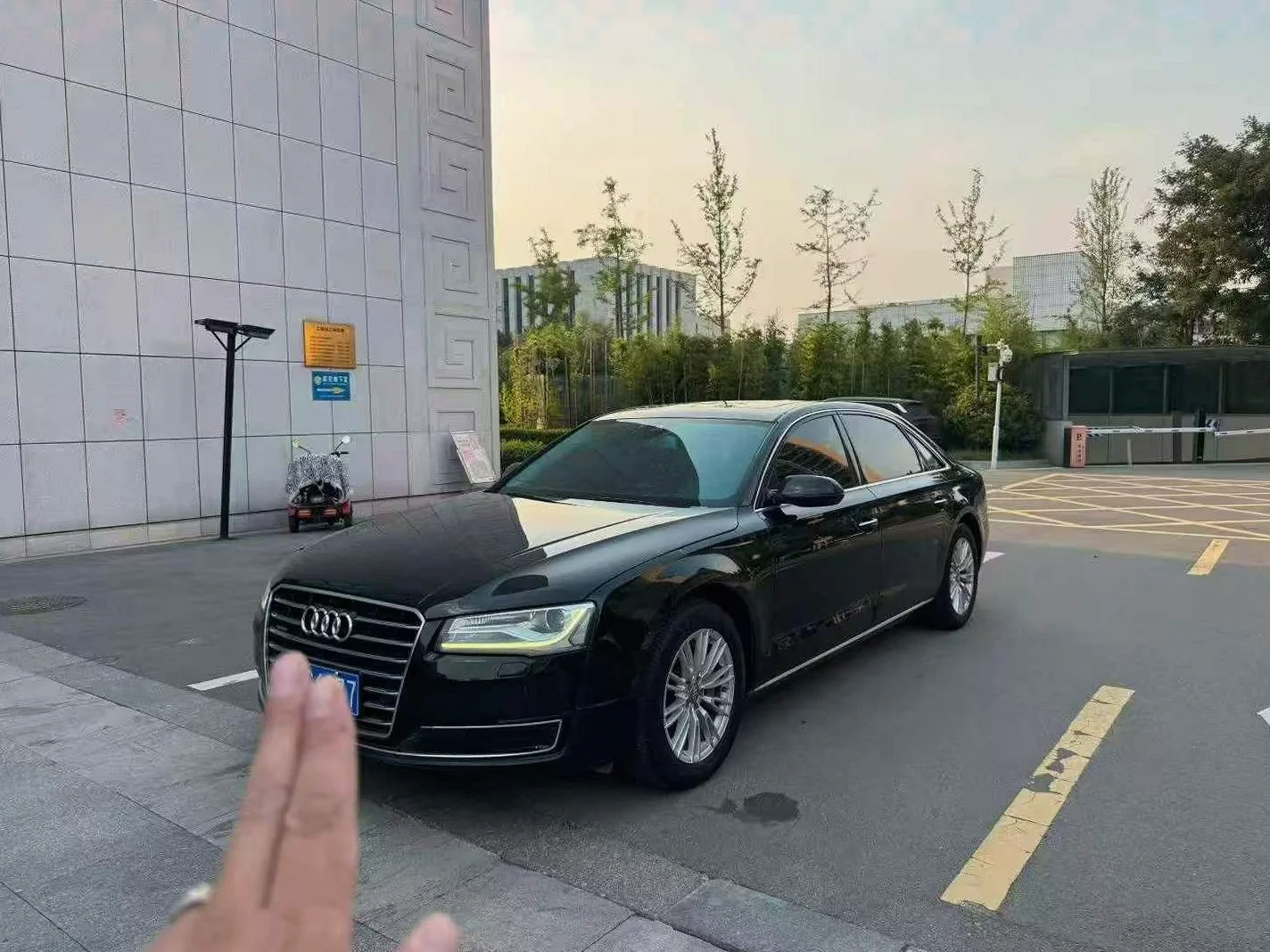 奥迪A8L 正面外观二