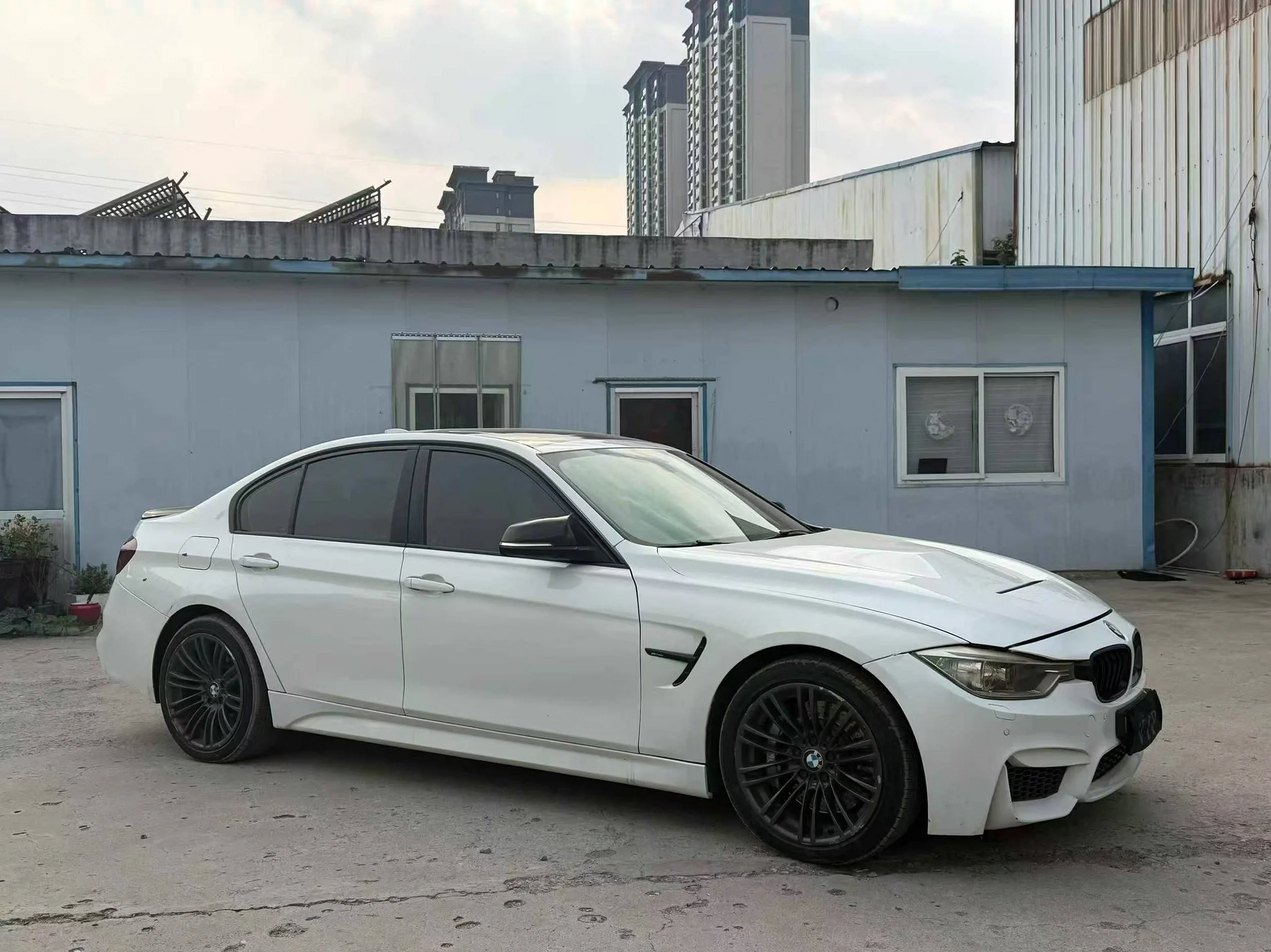 15年宝马320Li M运动套件