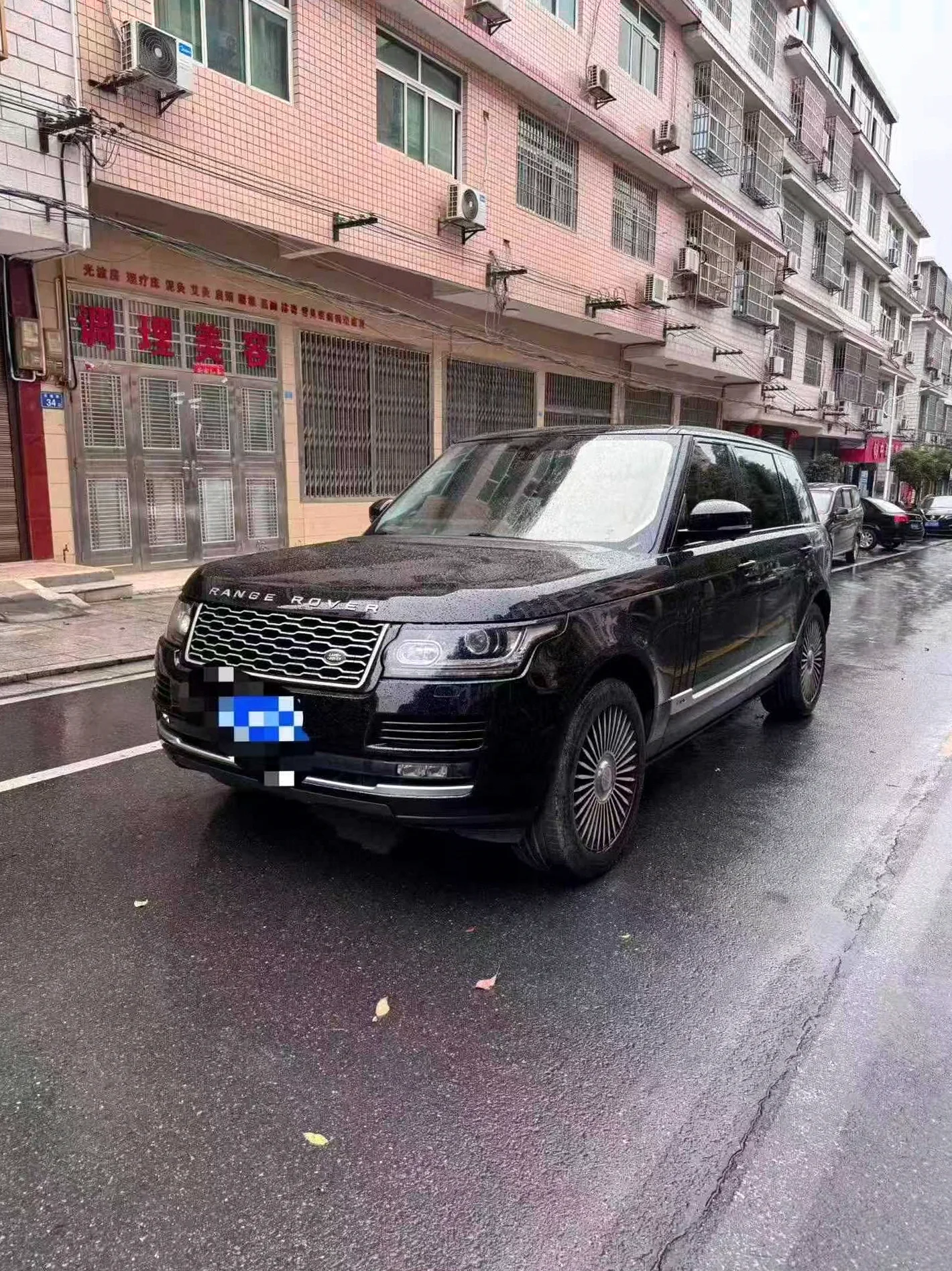 路虎揽胜行政 正面外观三