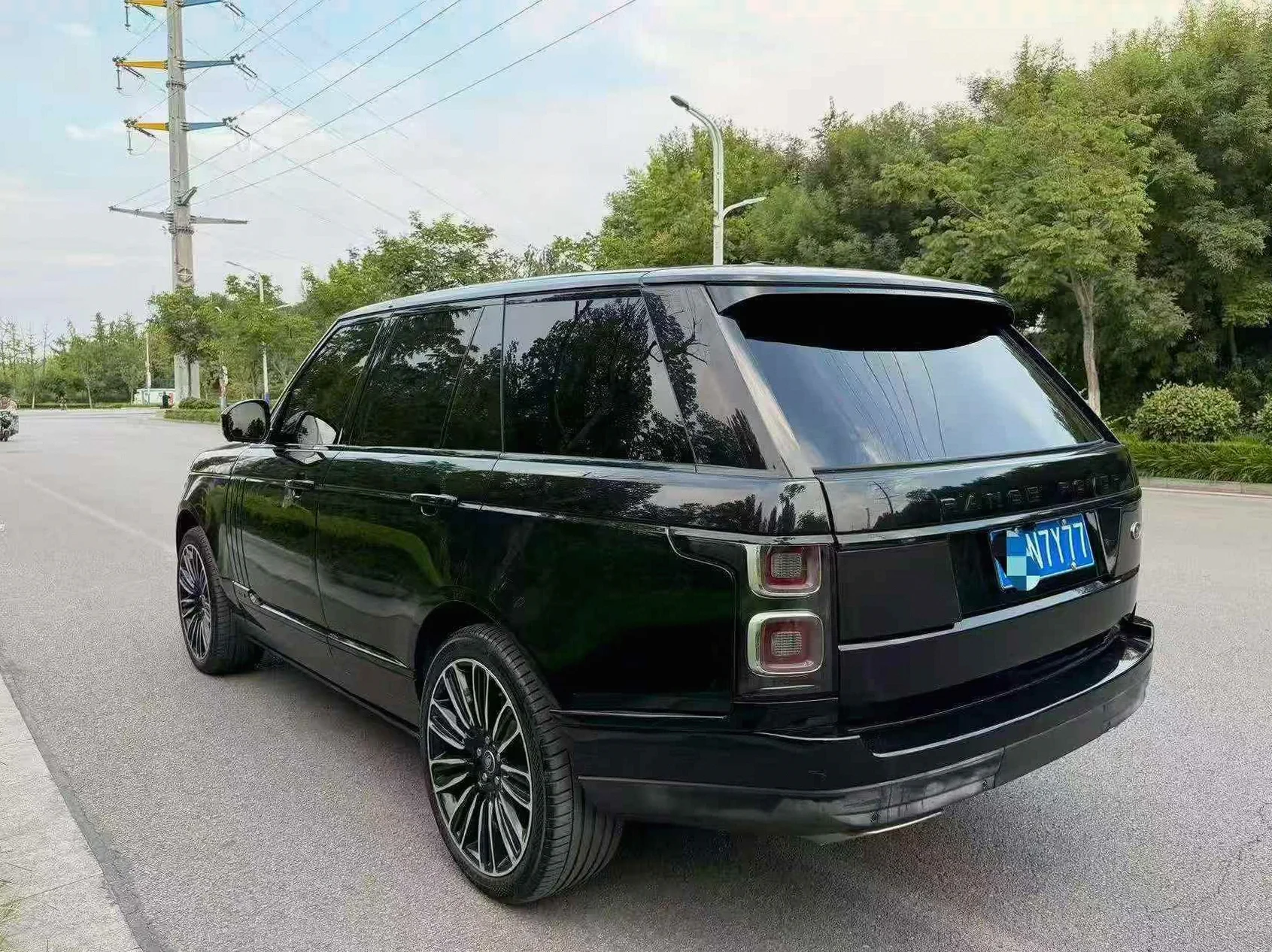 路虎揽胜行政 后面外观三