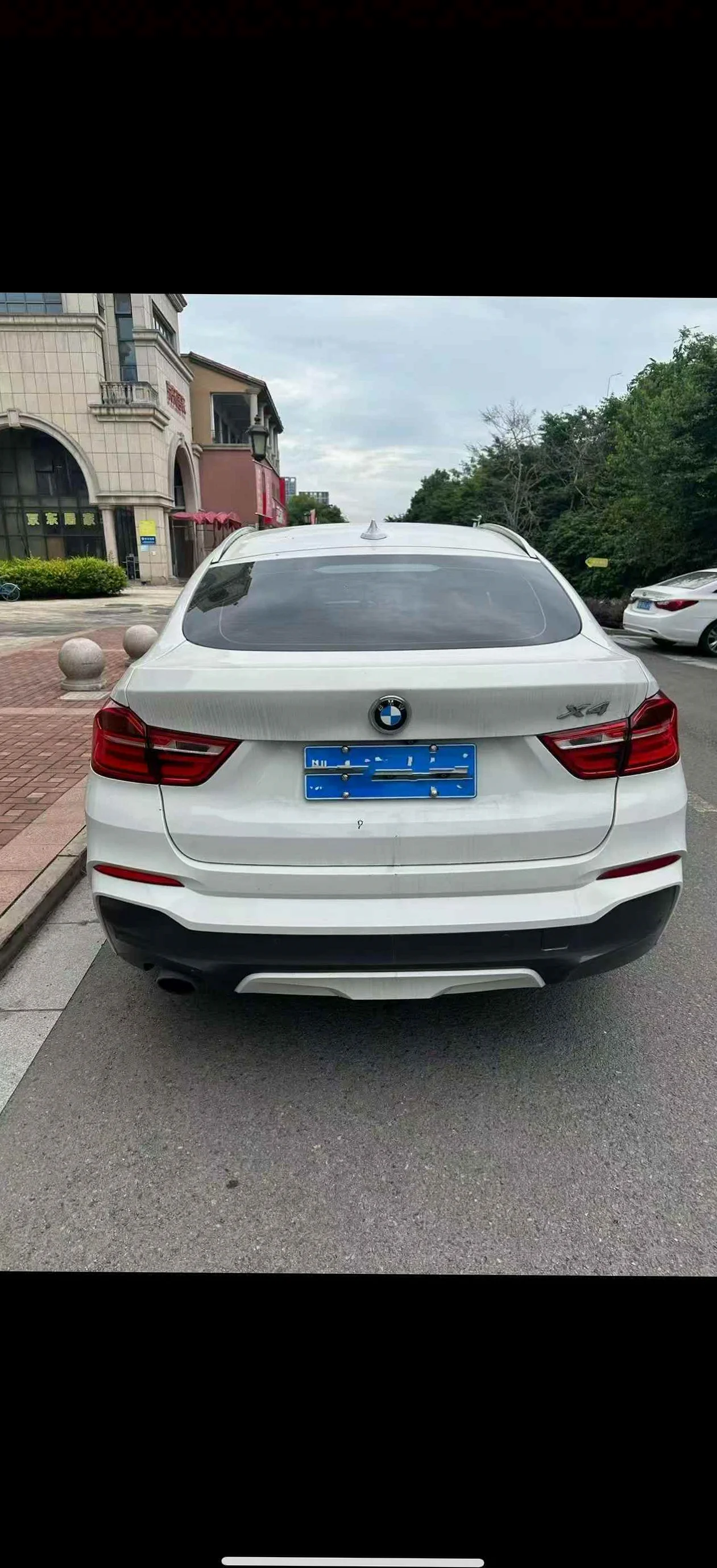 宝马X4 正面外观二