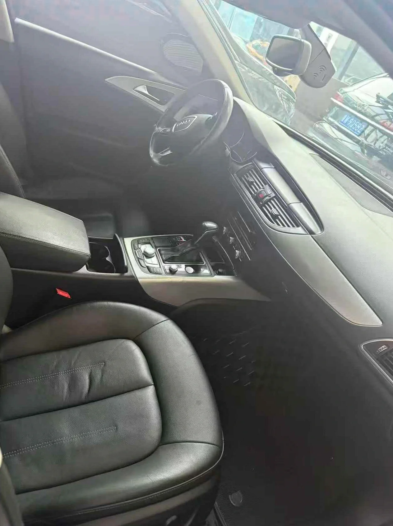 奥迪A6L 正面外观三