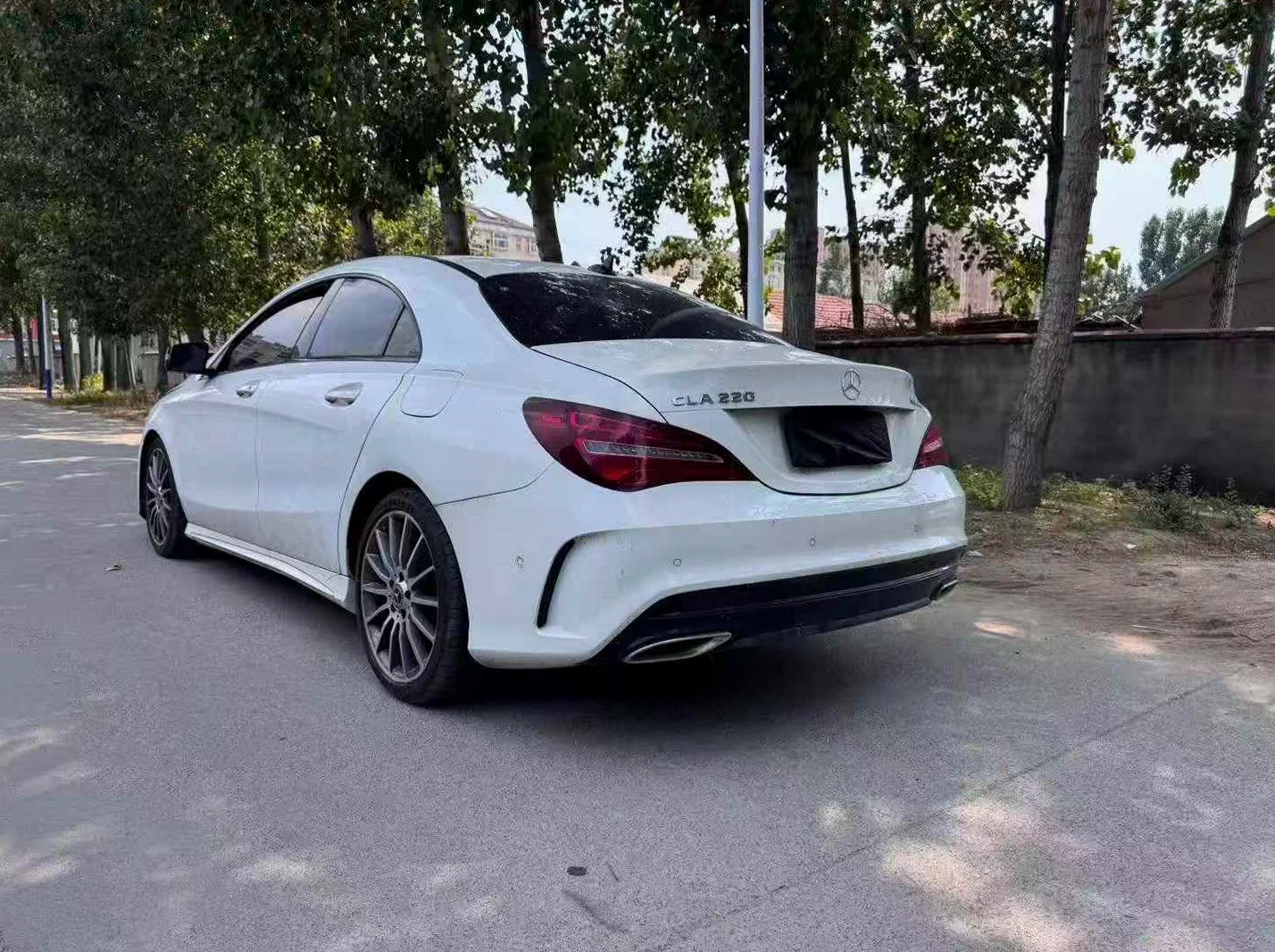 奔驰A 后面外观二