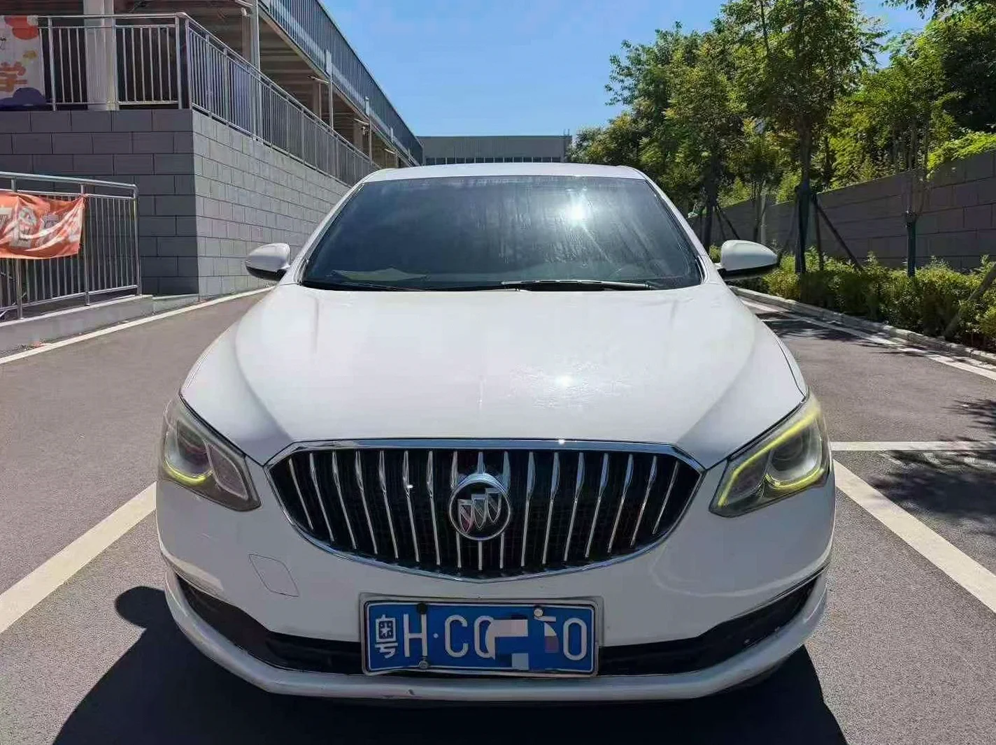 别克英朗GT 正面外观二