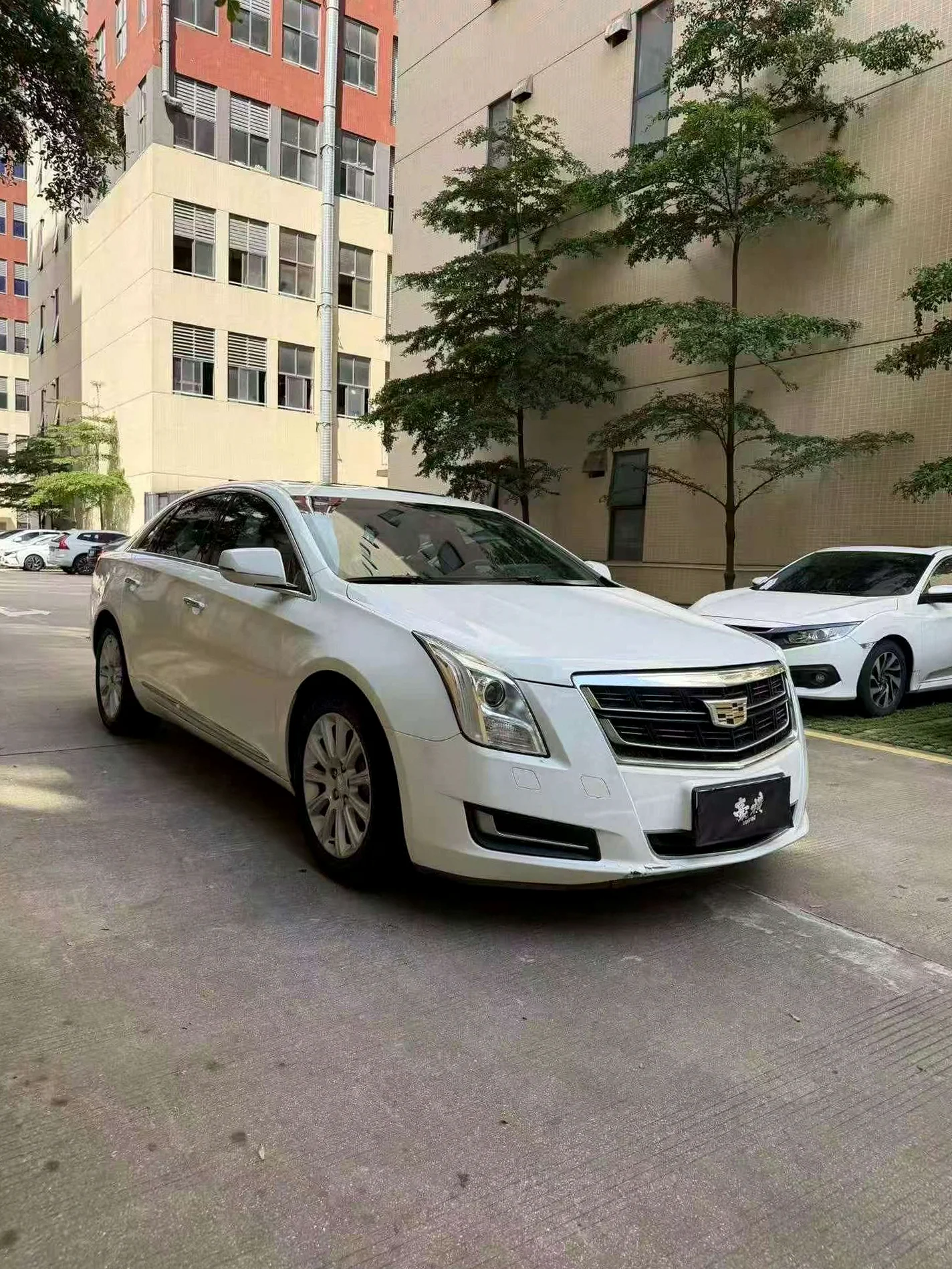 凯迪拉克XTS 正面外观二