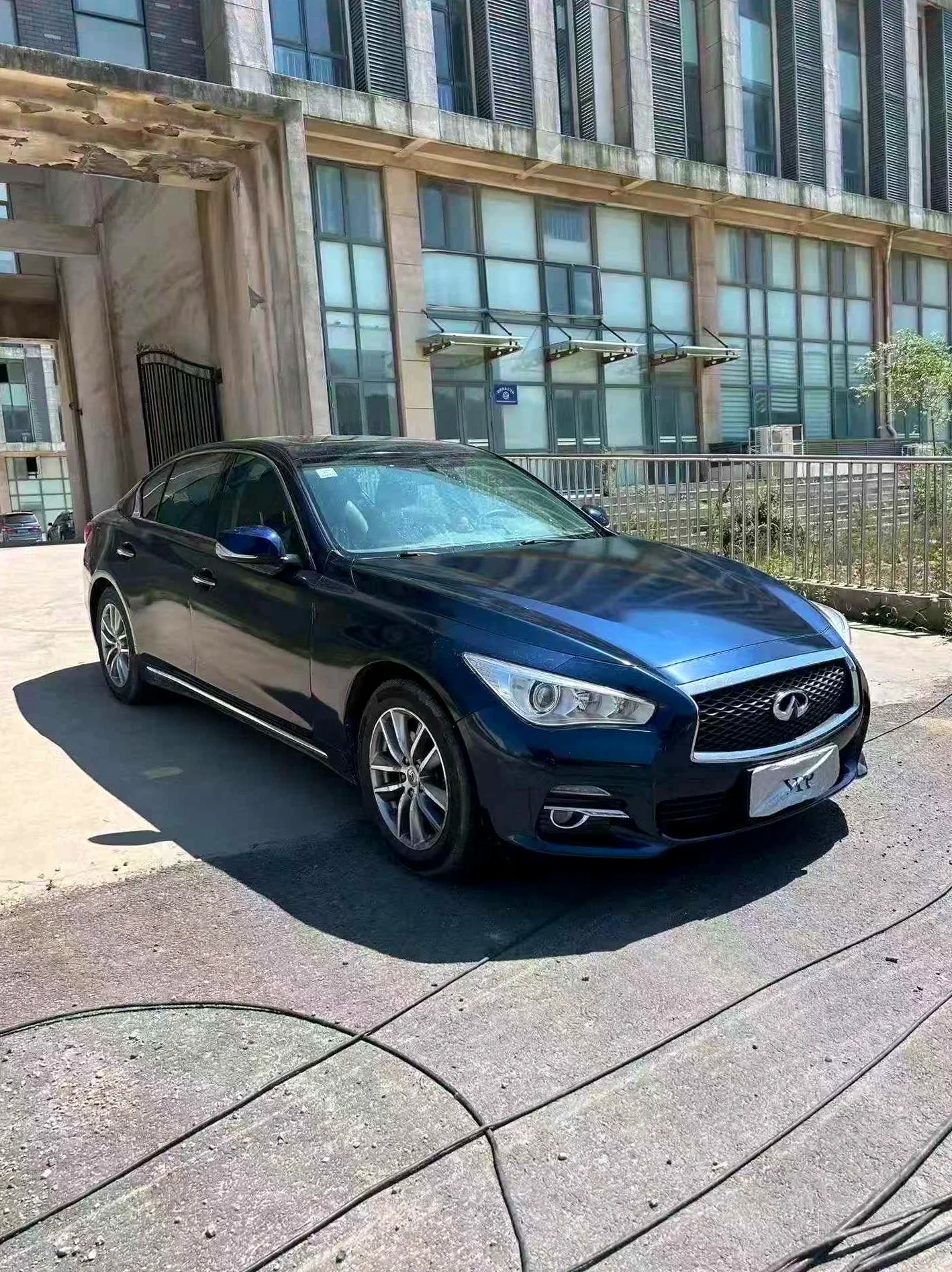 英菲尼迪Q50L 正面外观二