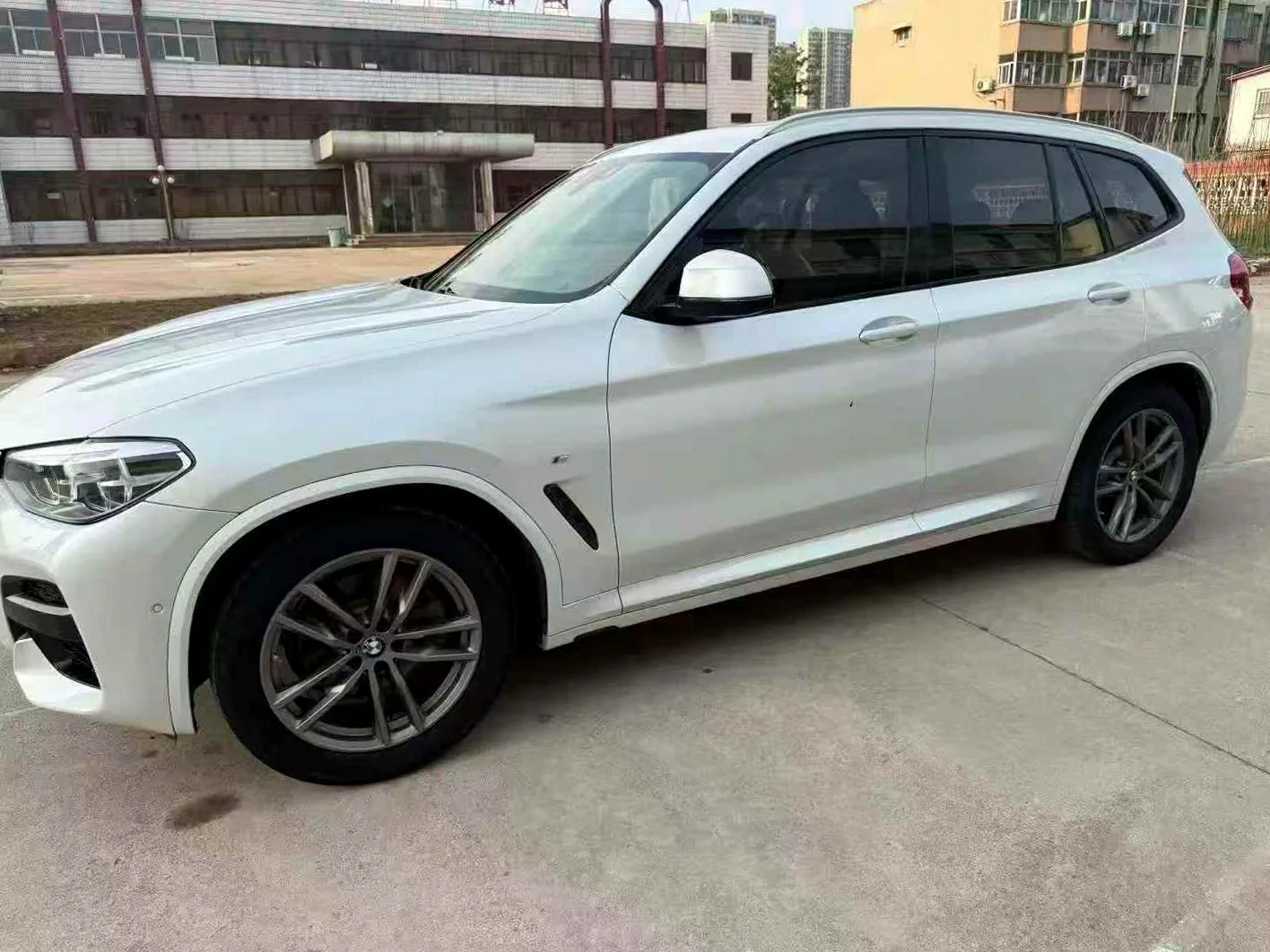 宝马X3 正面外观三