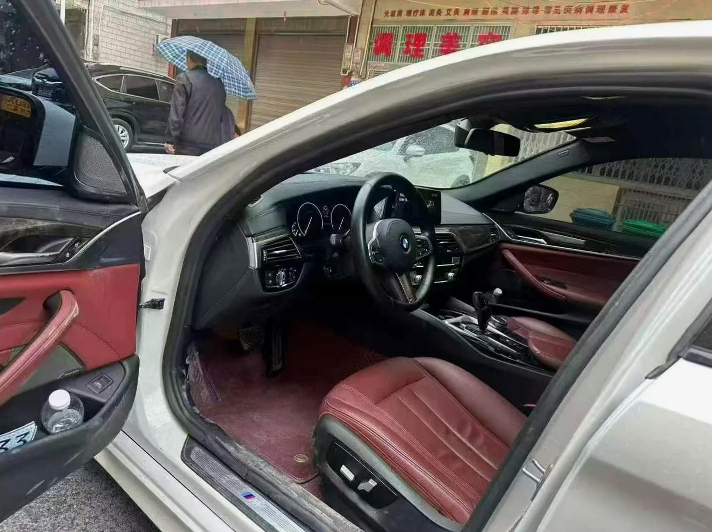 宝马5系 后面外观一