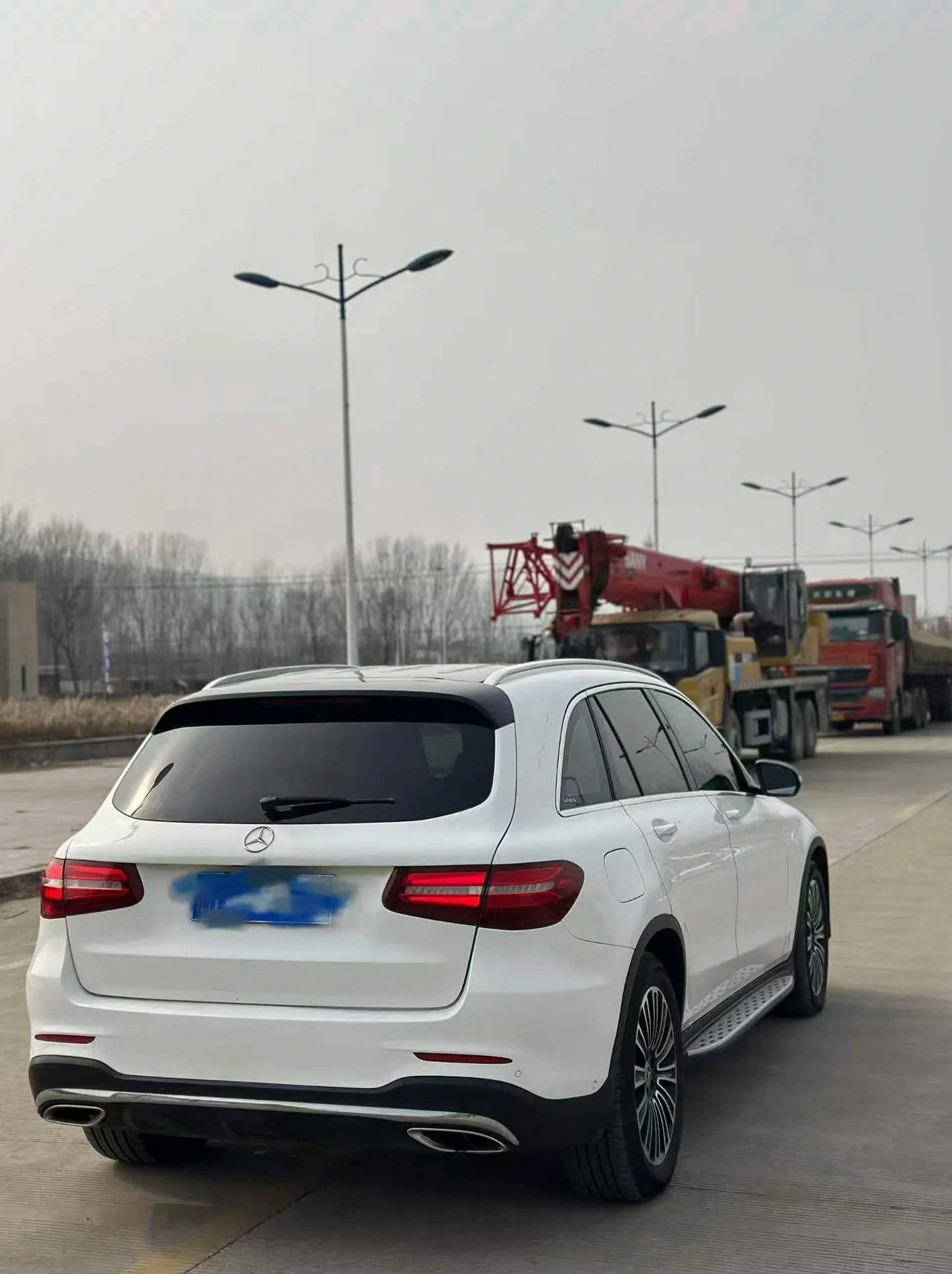奔驰C 后面外观三