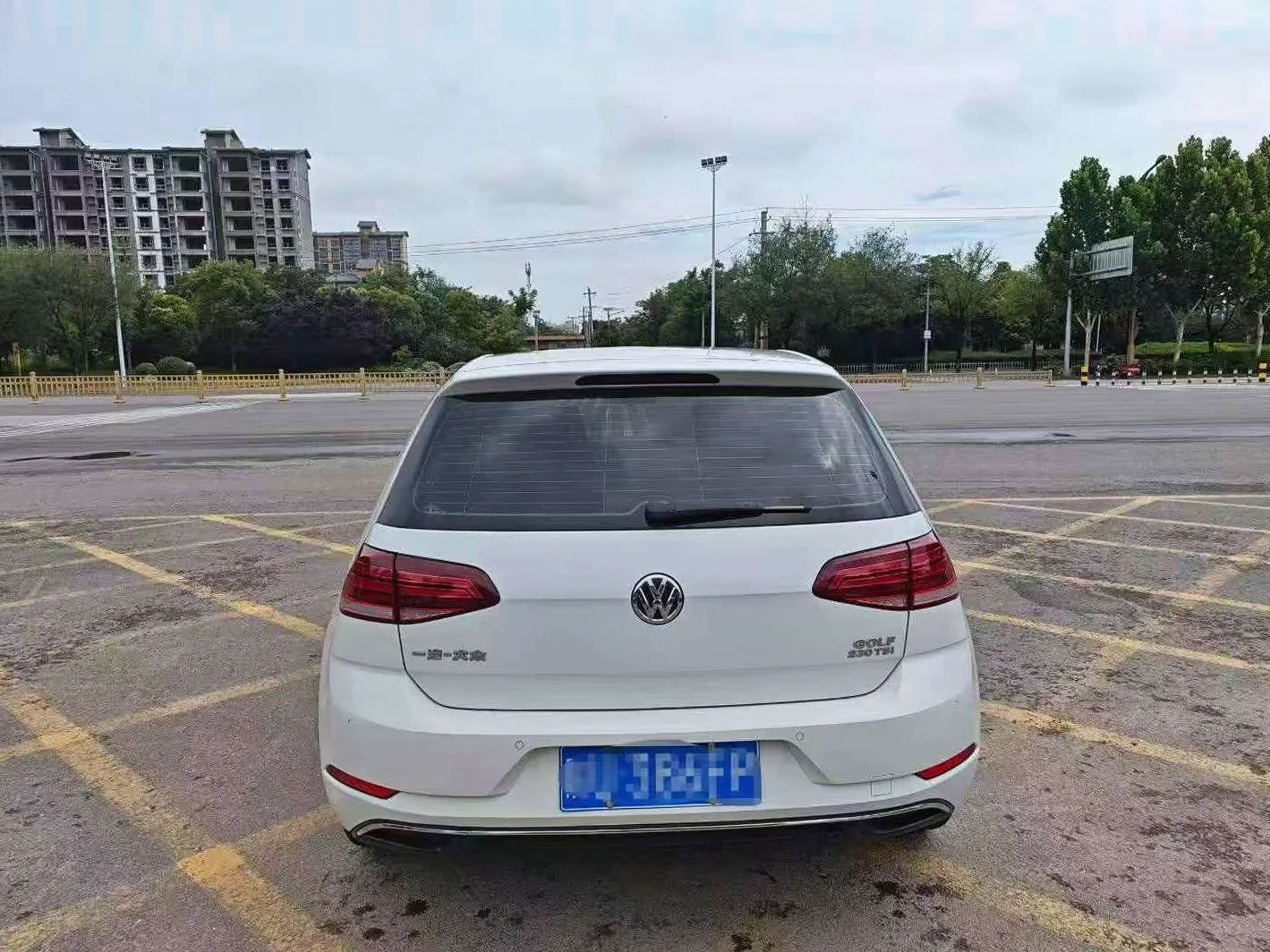 大众高尔夫 后面外观二