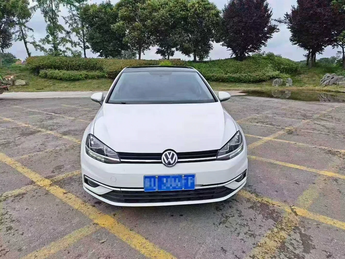 大众高尔夫 正面外观二
