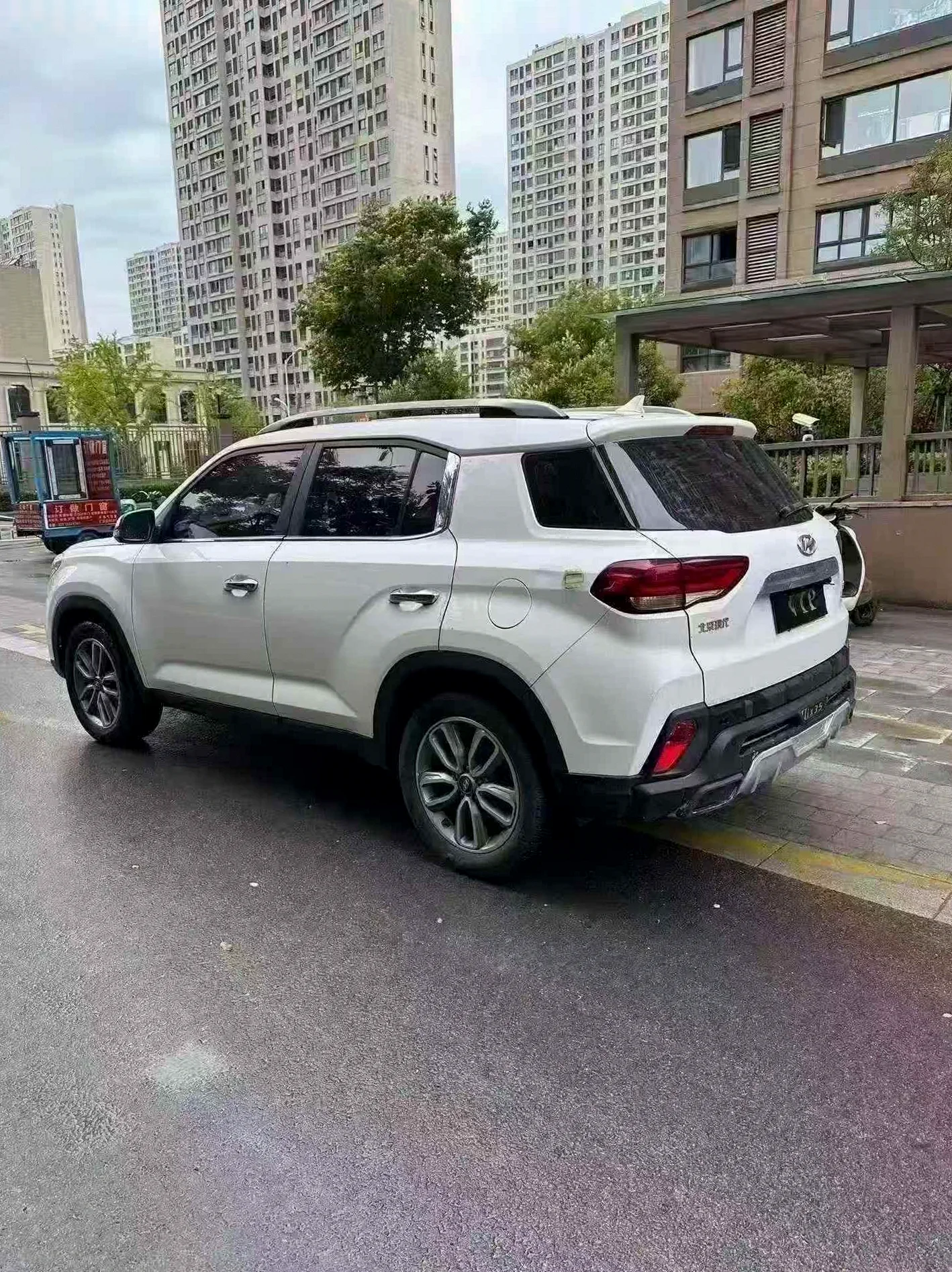 现代ix35 后面外观二