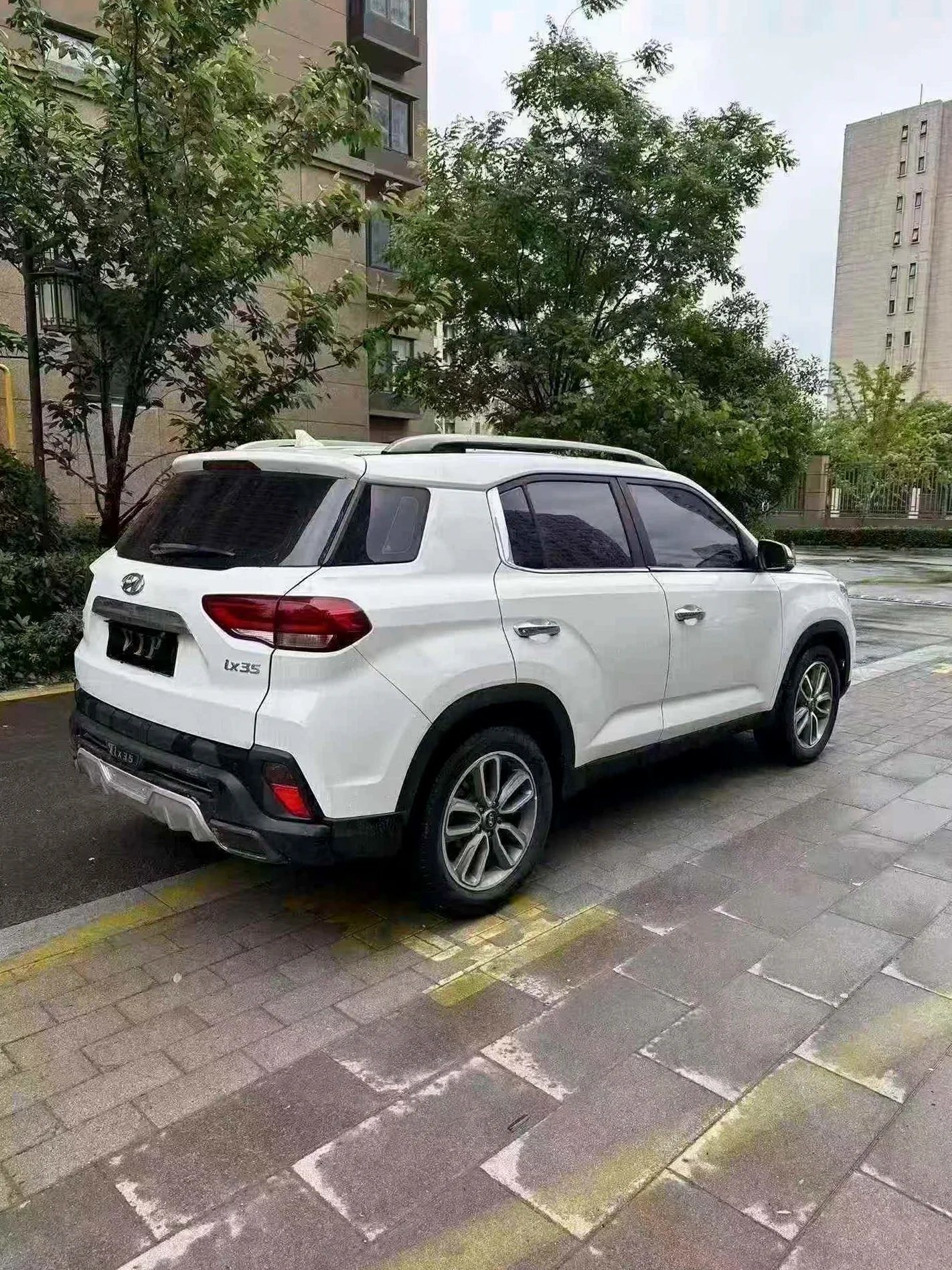 现代ix35 后面外观三
