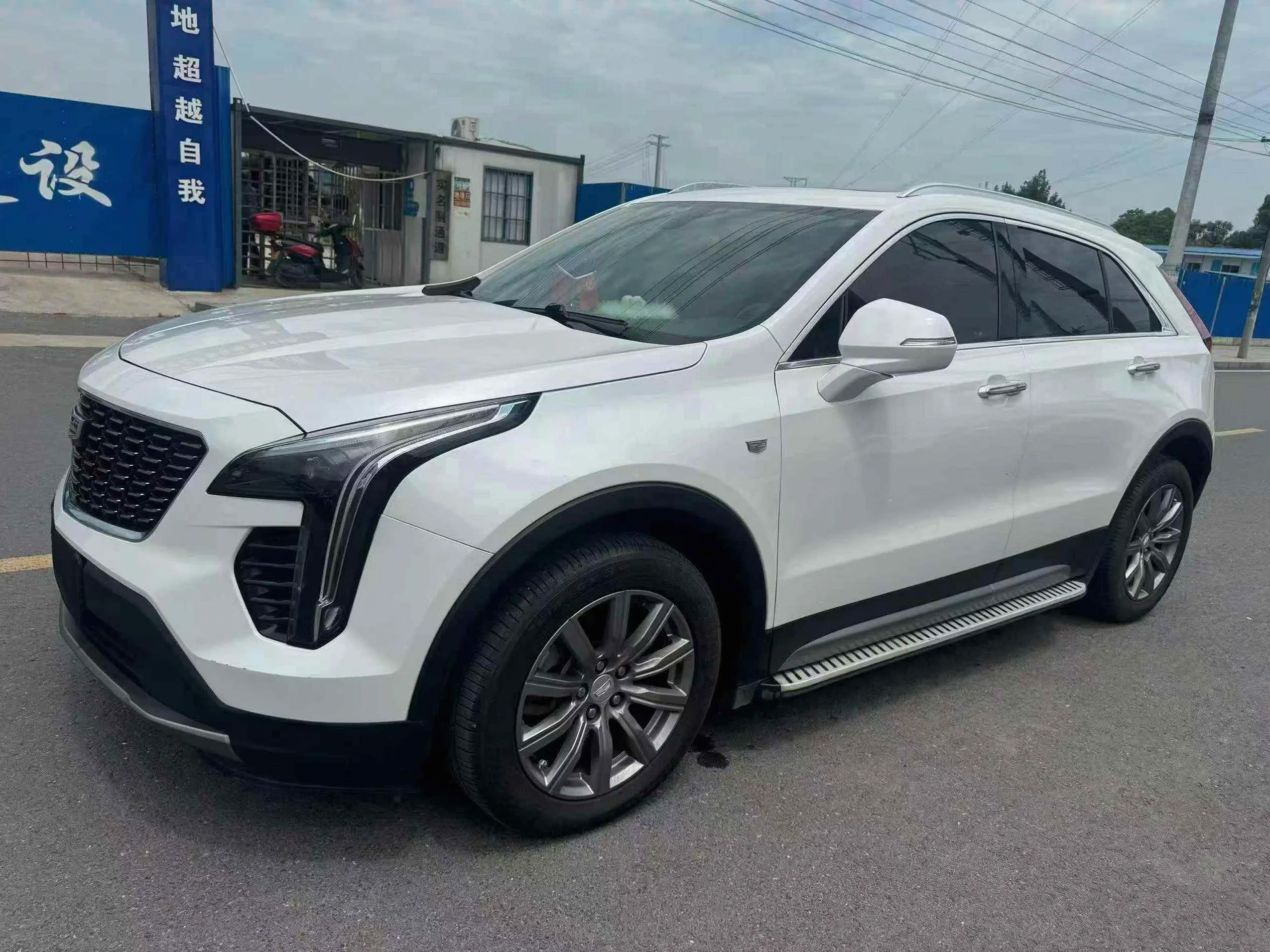 凯迪拉克XT4 正面外观二