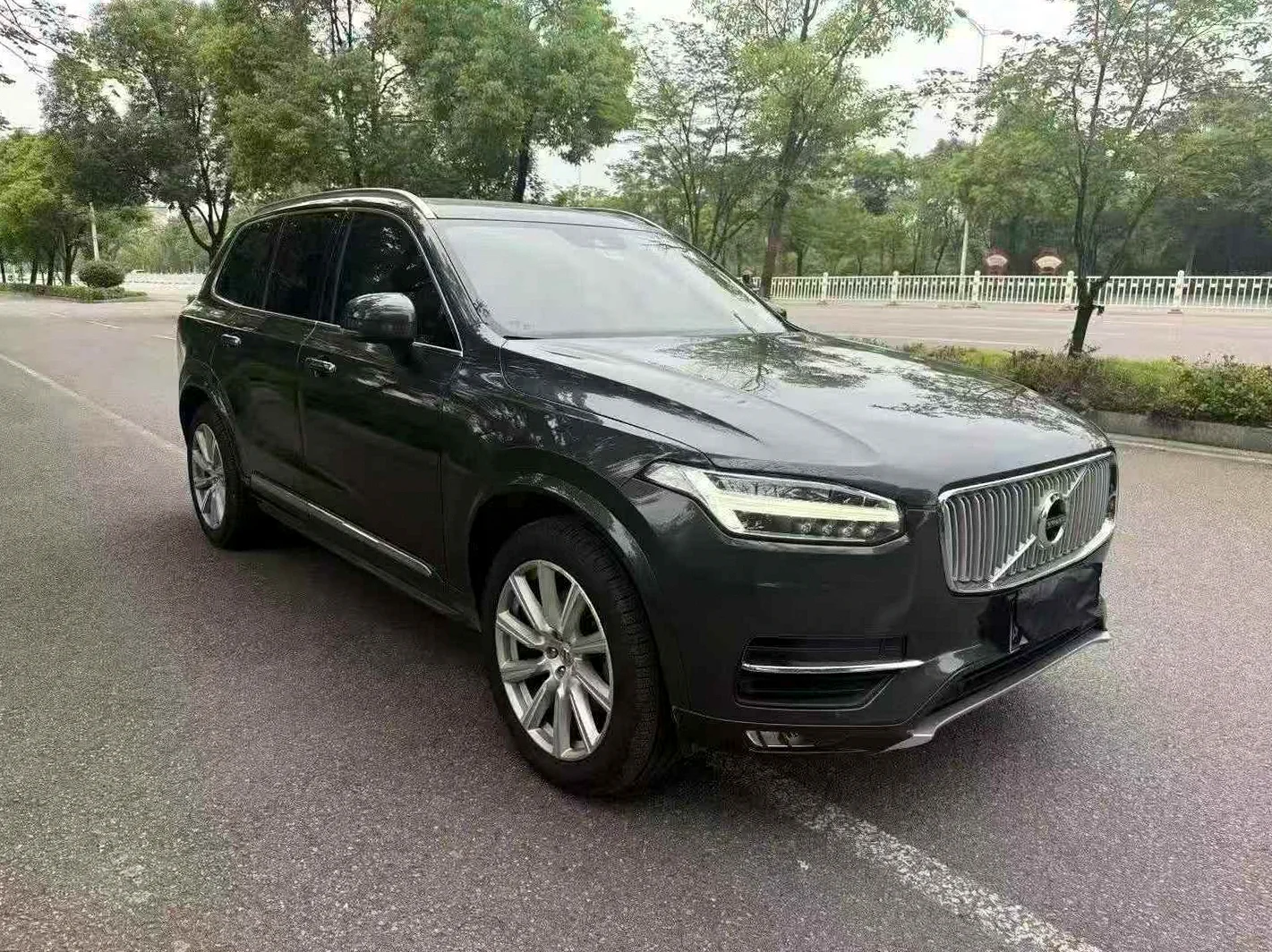 沃尔沃XC90 正面外观三