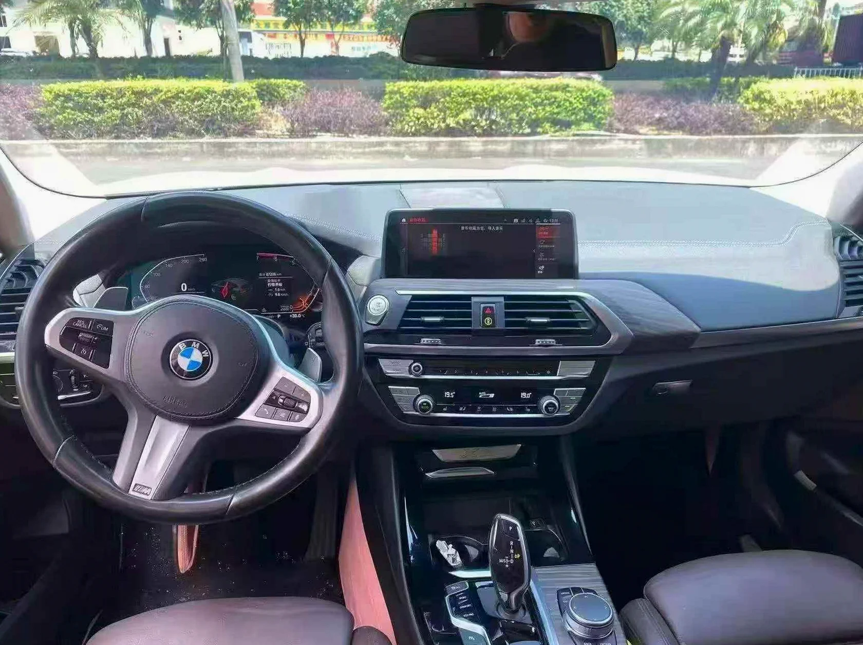 宝马X3 后面外观一