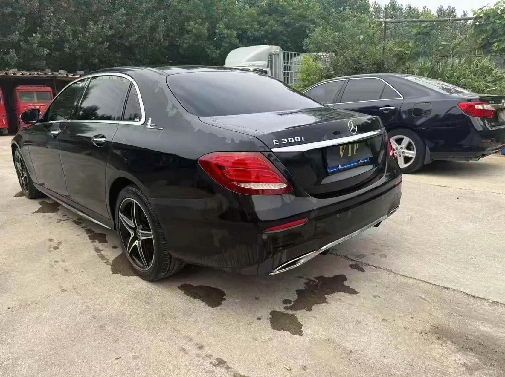 奔驰E 后面外观二