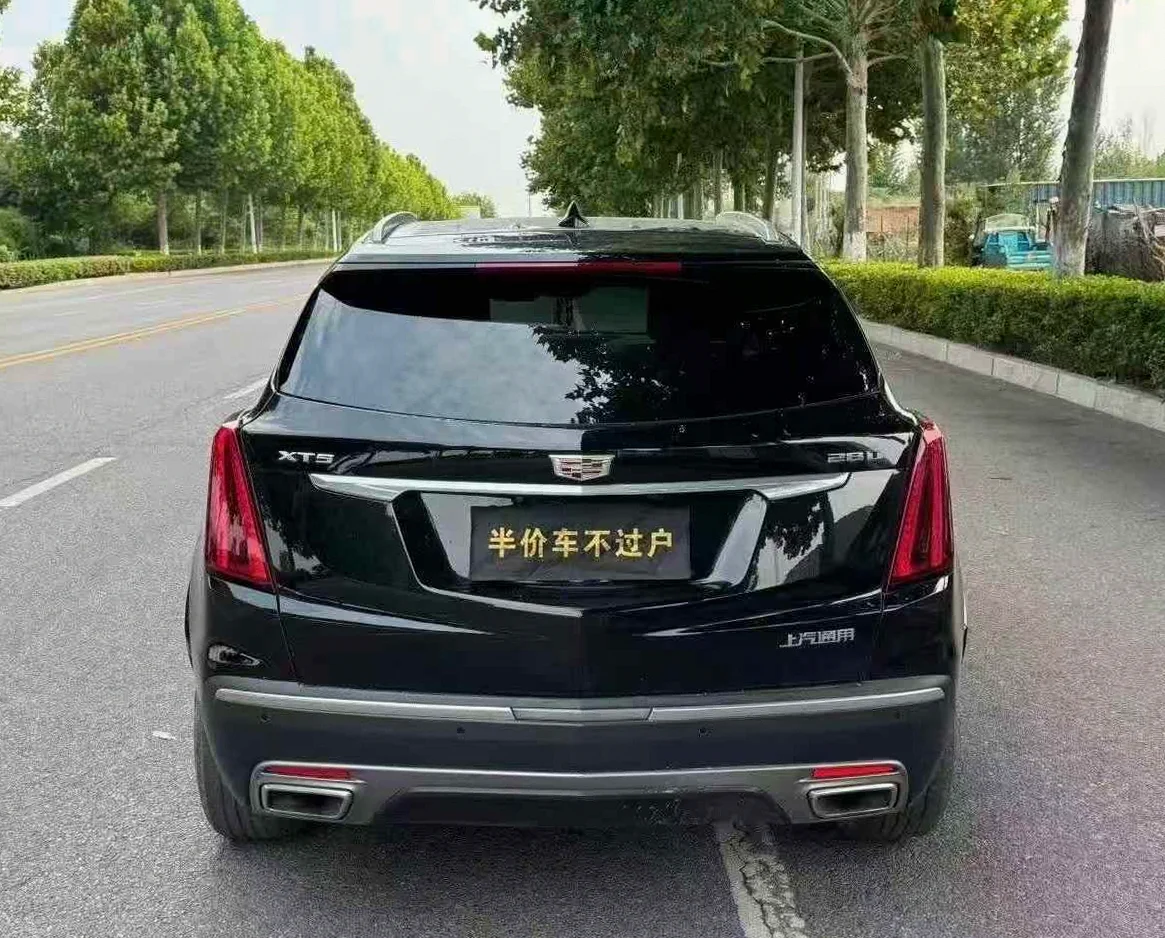 凯迪拉克XT5 后面外观一