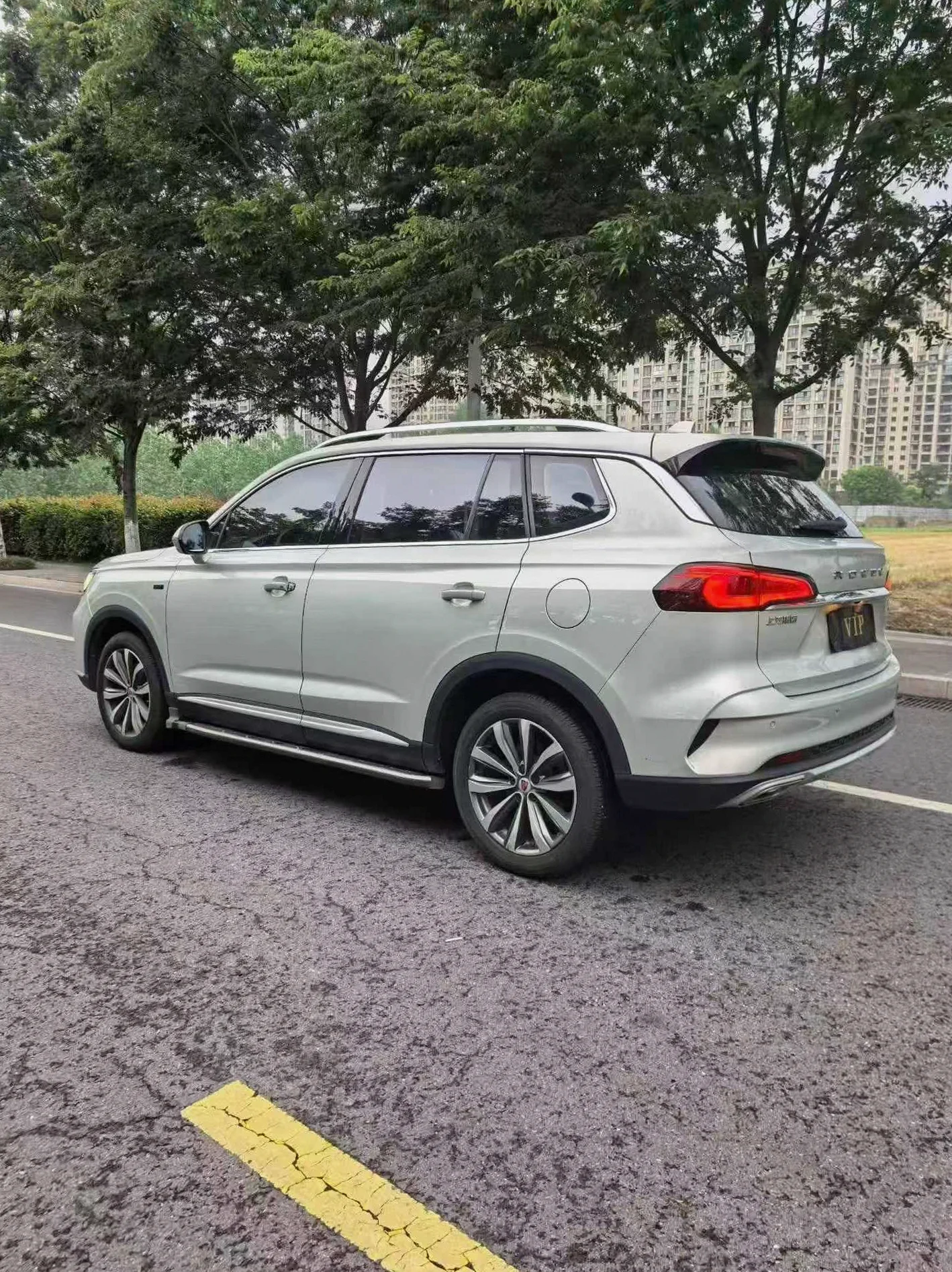 荣威RX5 后面外观二