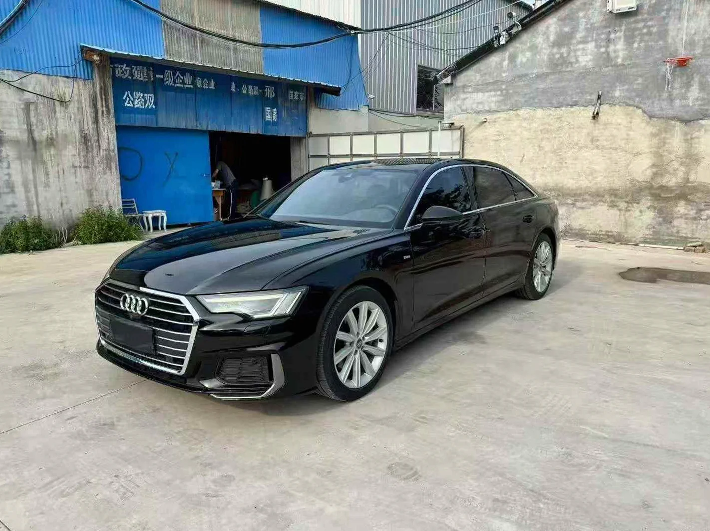 奥迪A6L 正面外观三