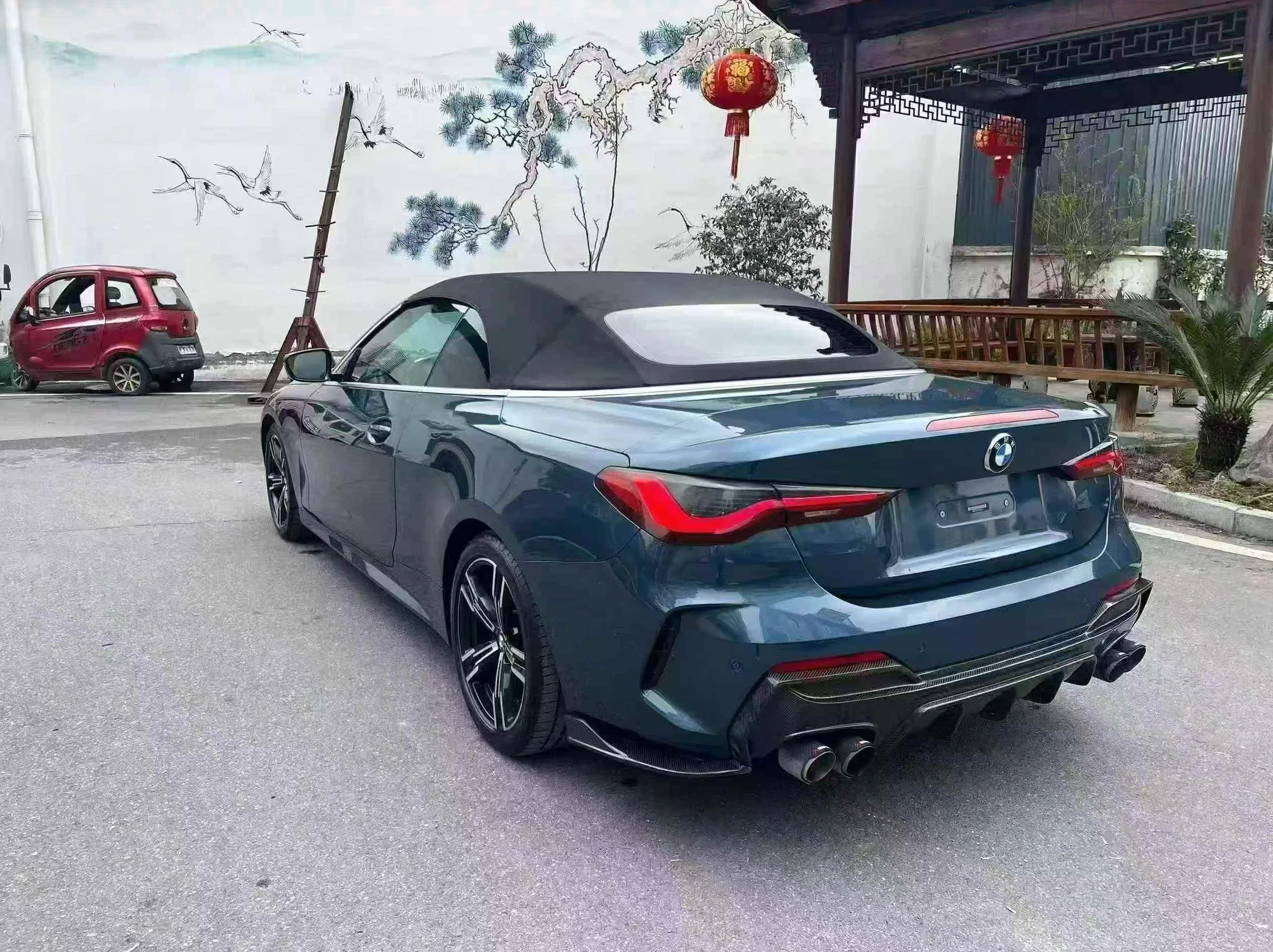 宝马4系 后面外观一