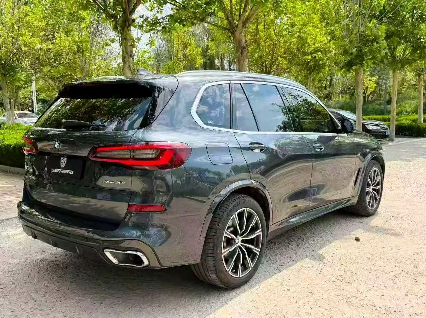 宝马X5 后面外观一