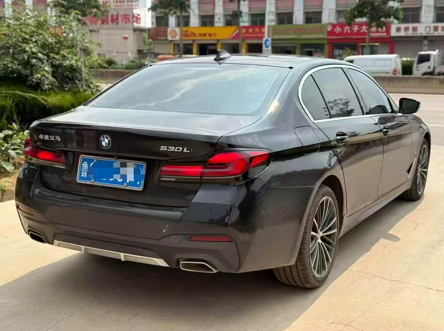 宝马5系 后面外观三