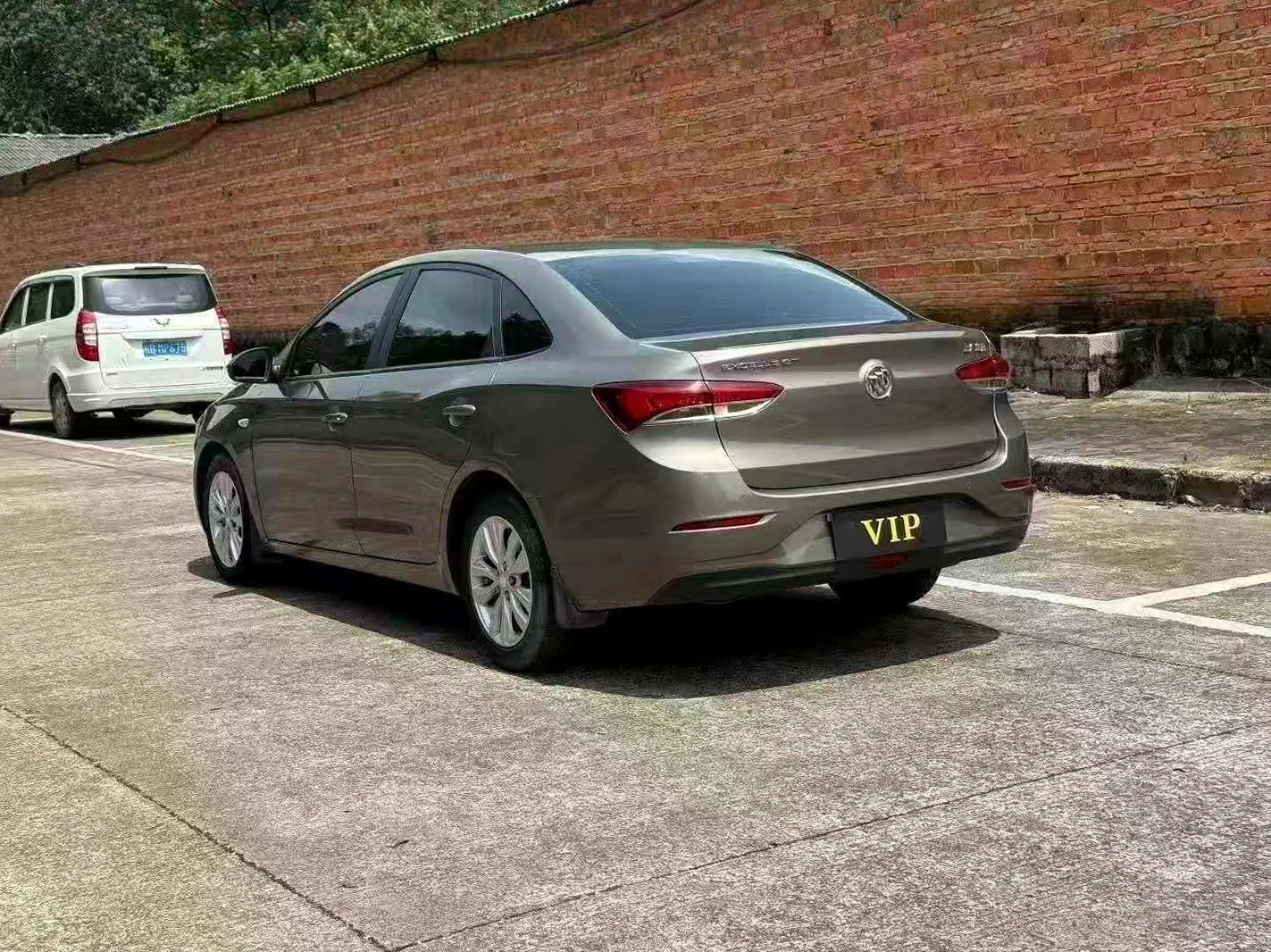 别克英朗 后面外观一