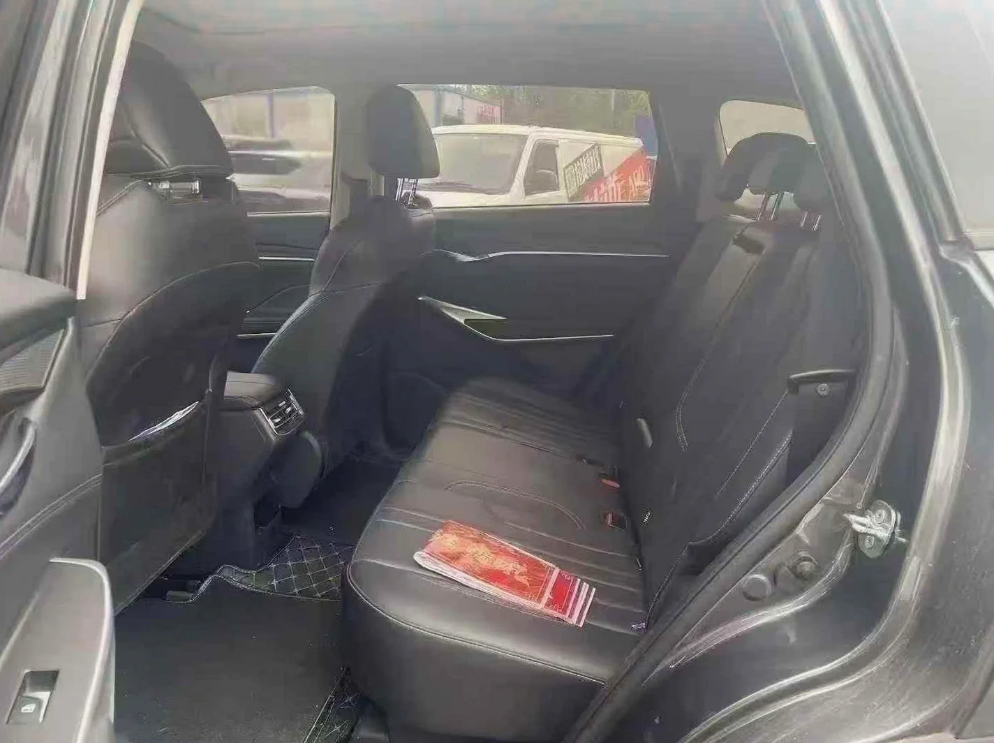 长安汽车CS75 后面外观二