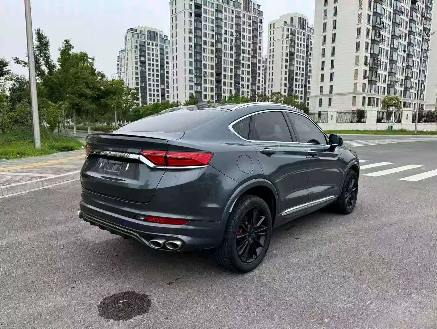 吉利星越 后面外观三