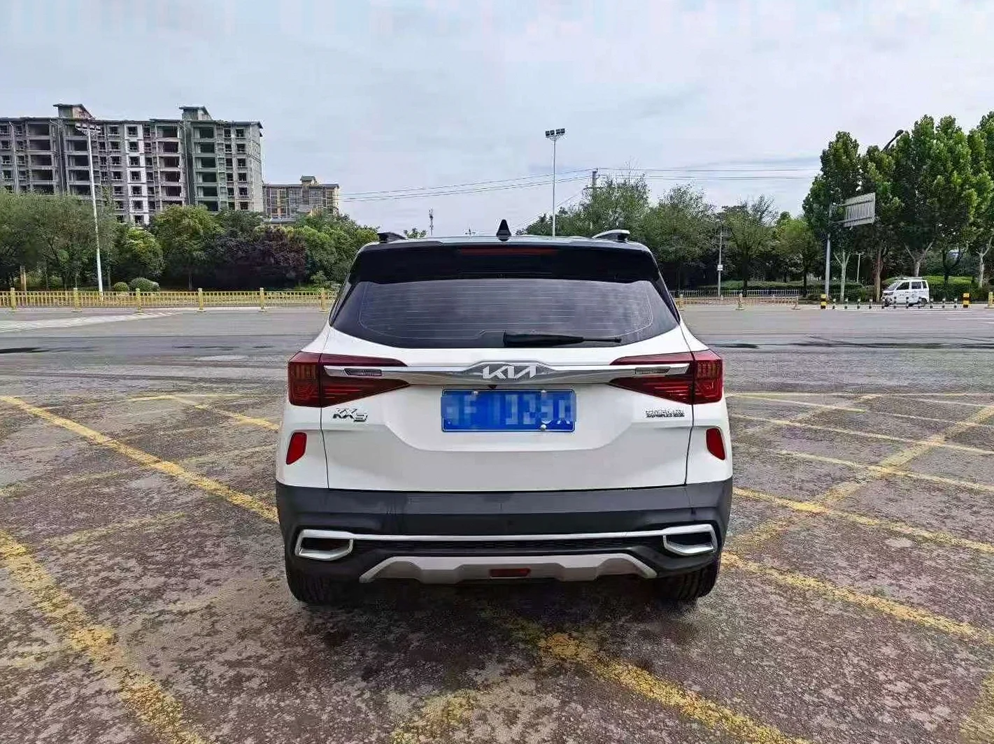 起亚KX3 后面外观二