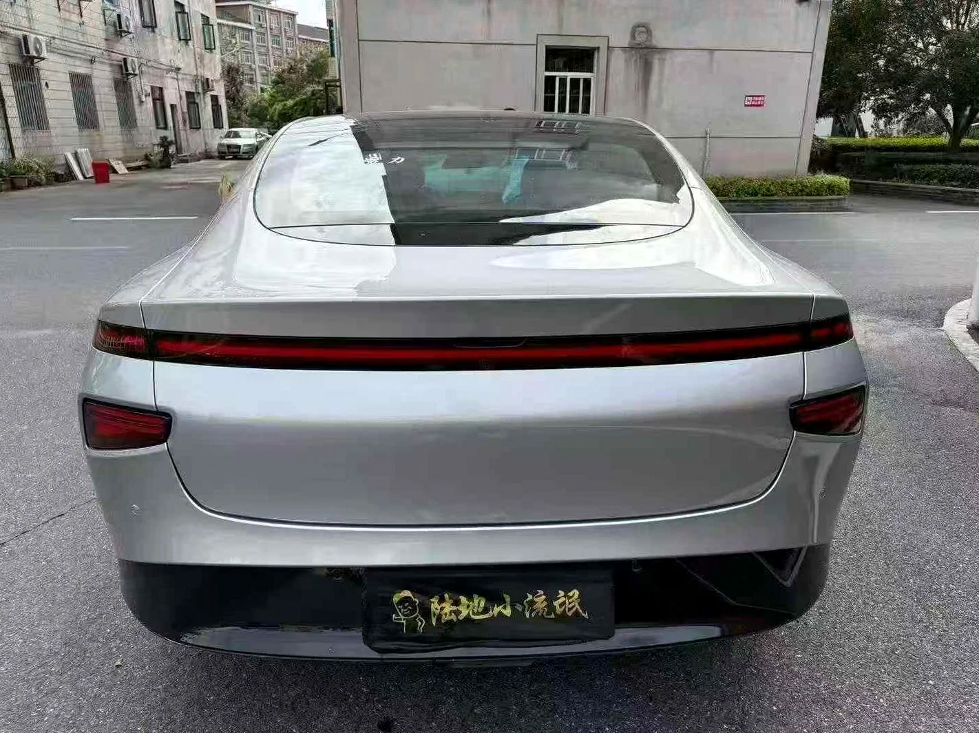 小鹏汽车p7 后面外观二