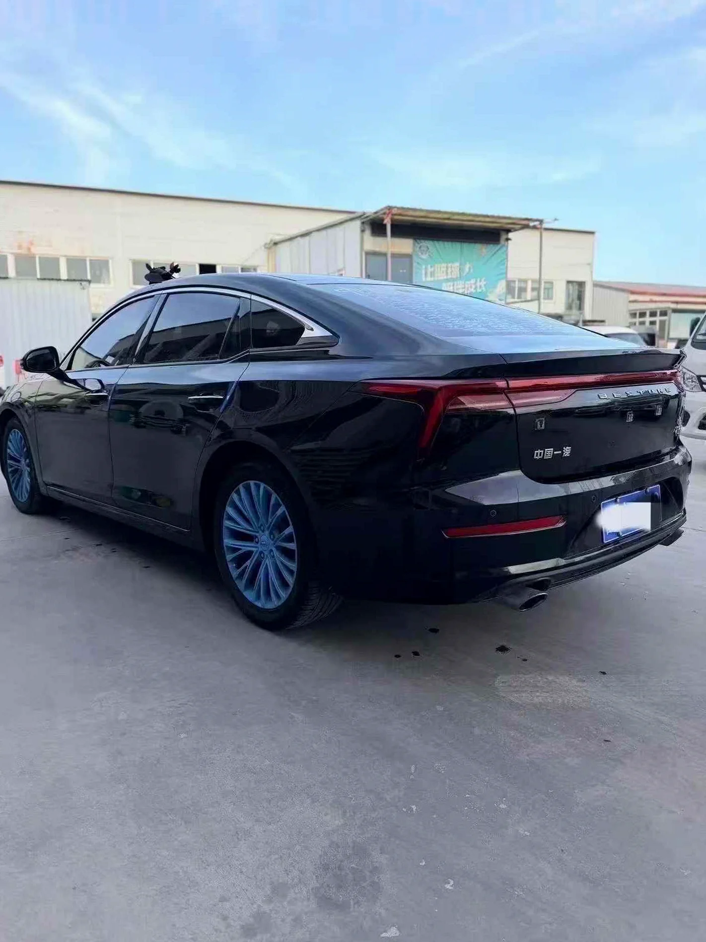 奔腾B70 后面外观三