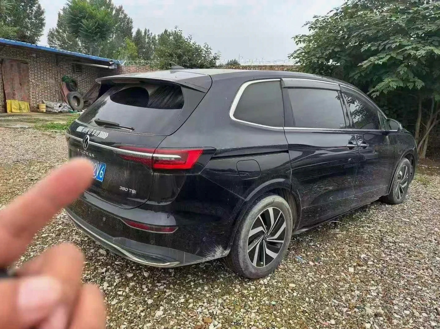 大众威然 后面外观一