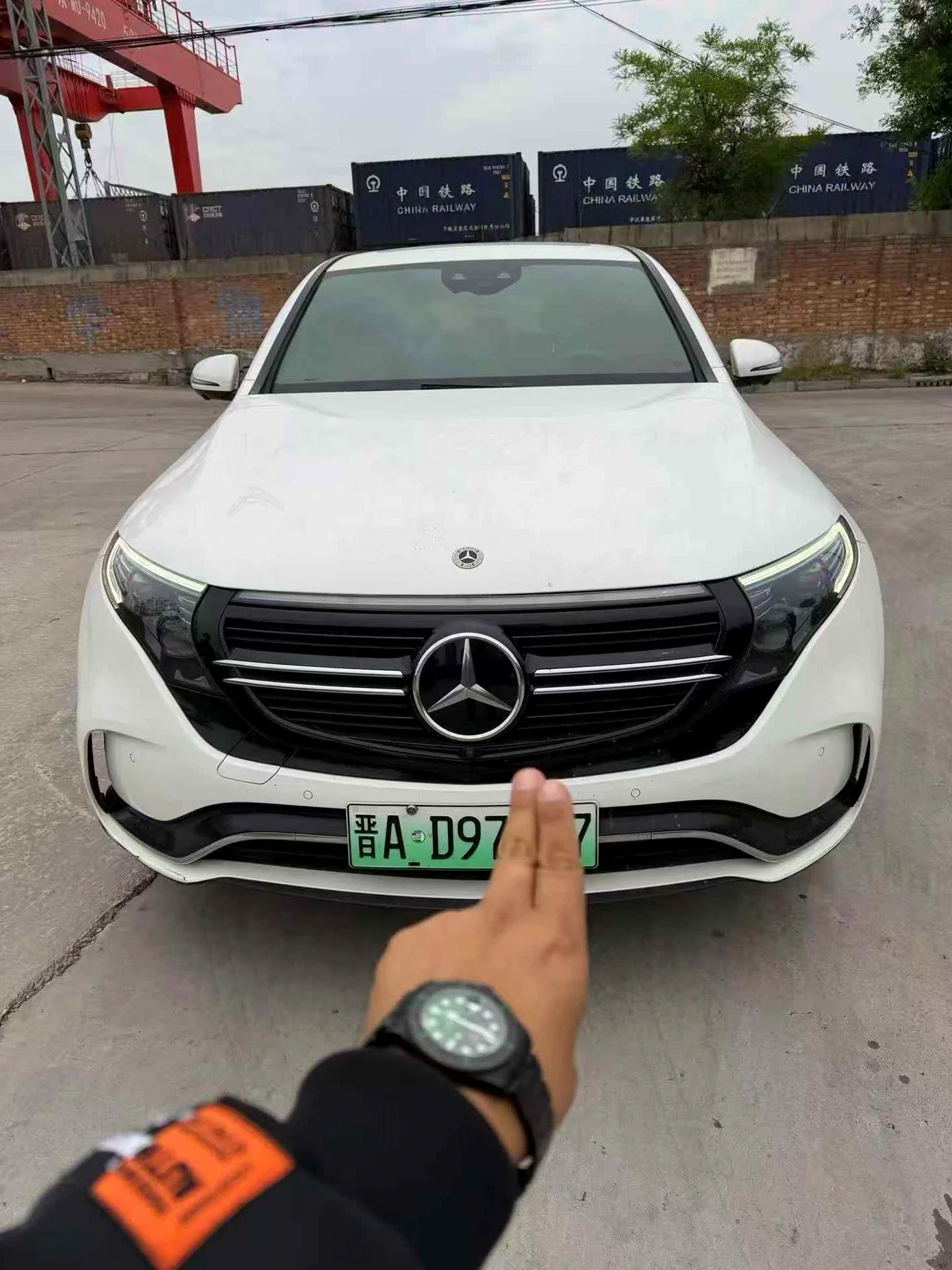 22年奔驰EQC400 四驱顶配