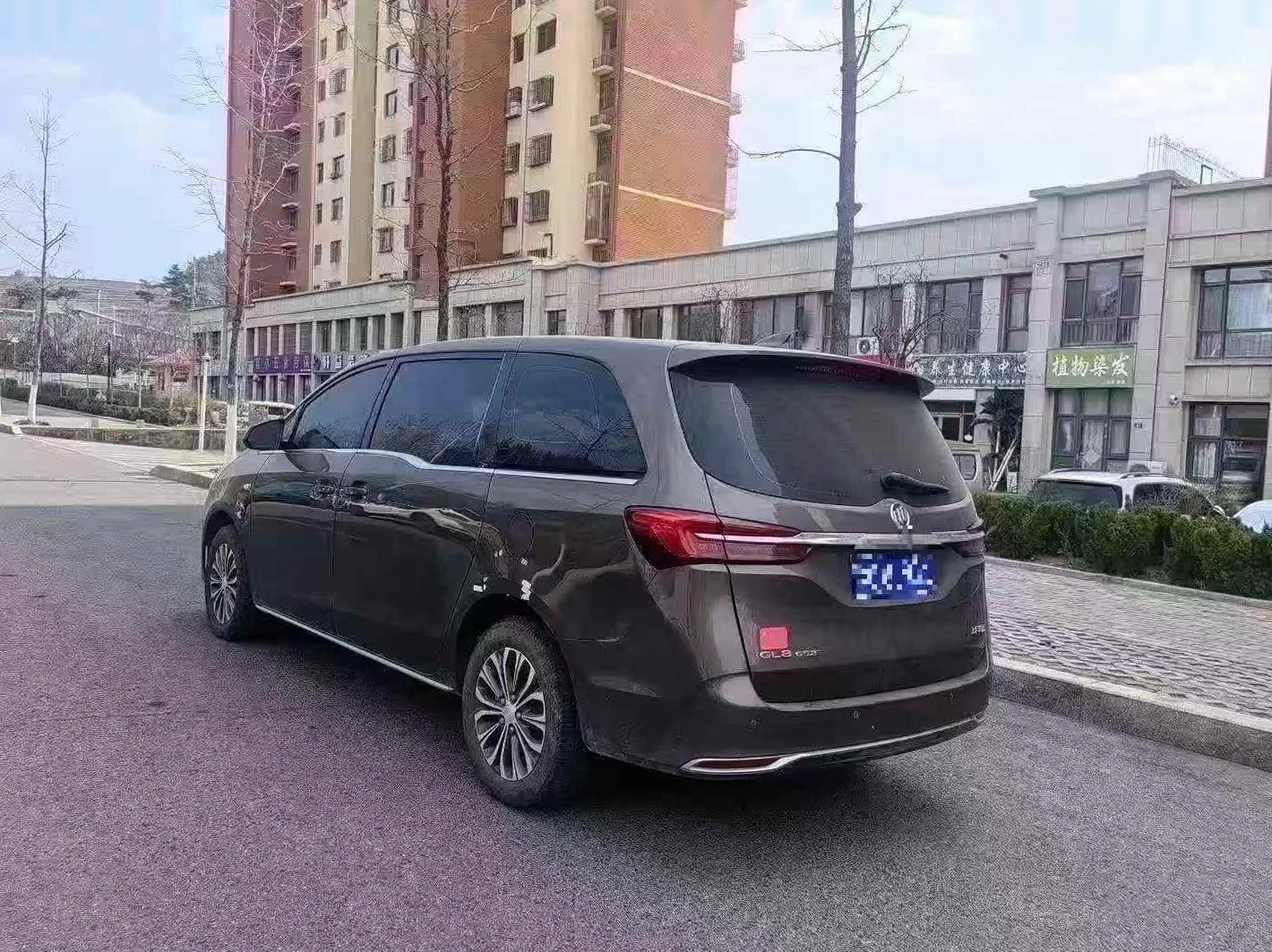 别克GL8 后面外观二