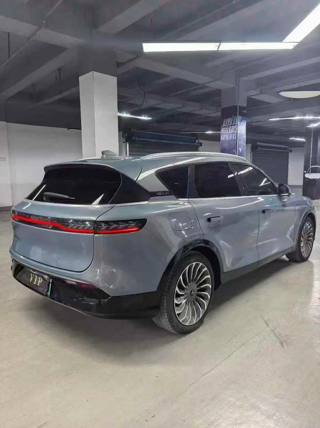 岚图汽车FREE 后面外观三