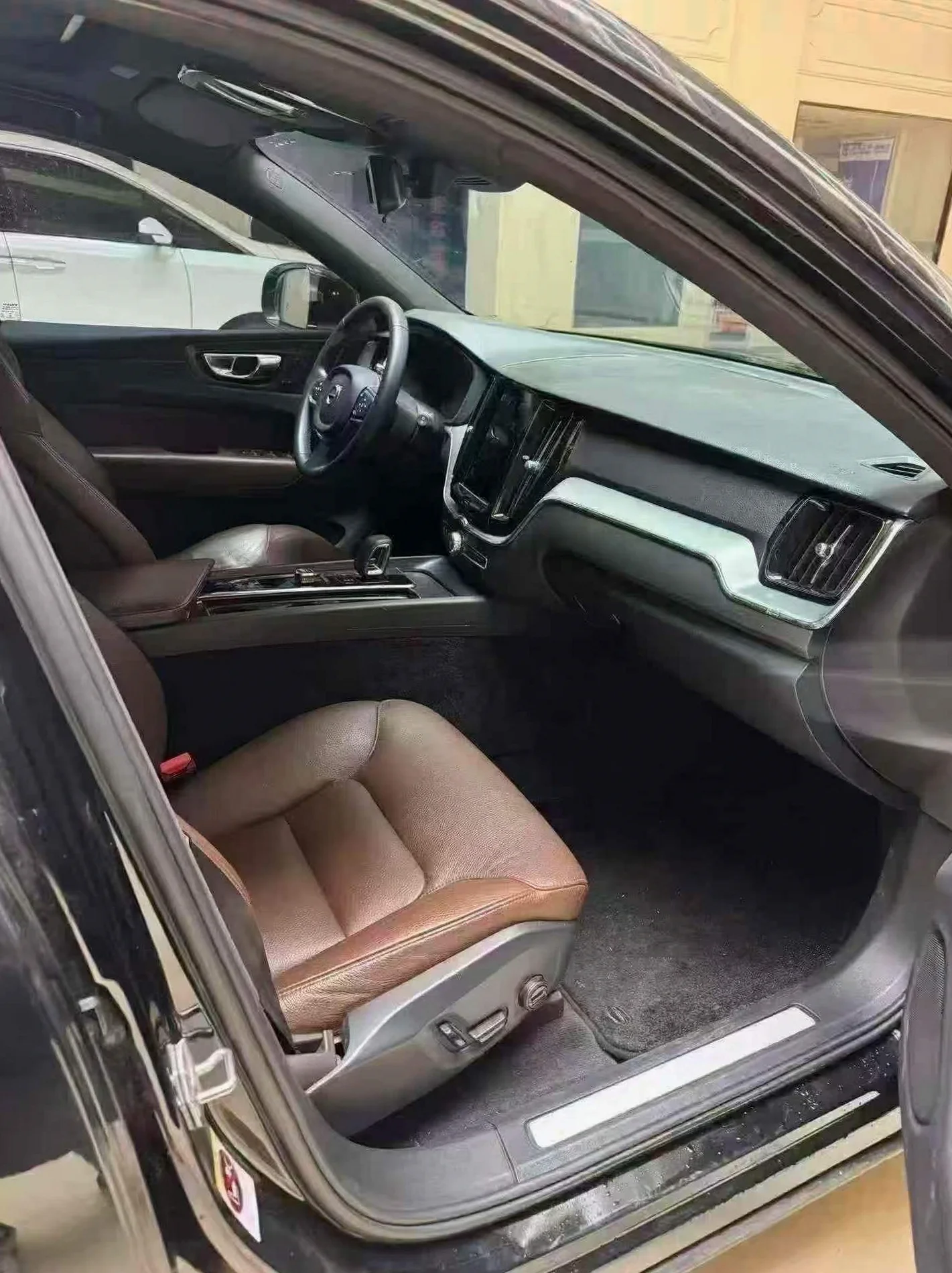 沃尔沃XC60 后面外观三