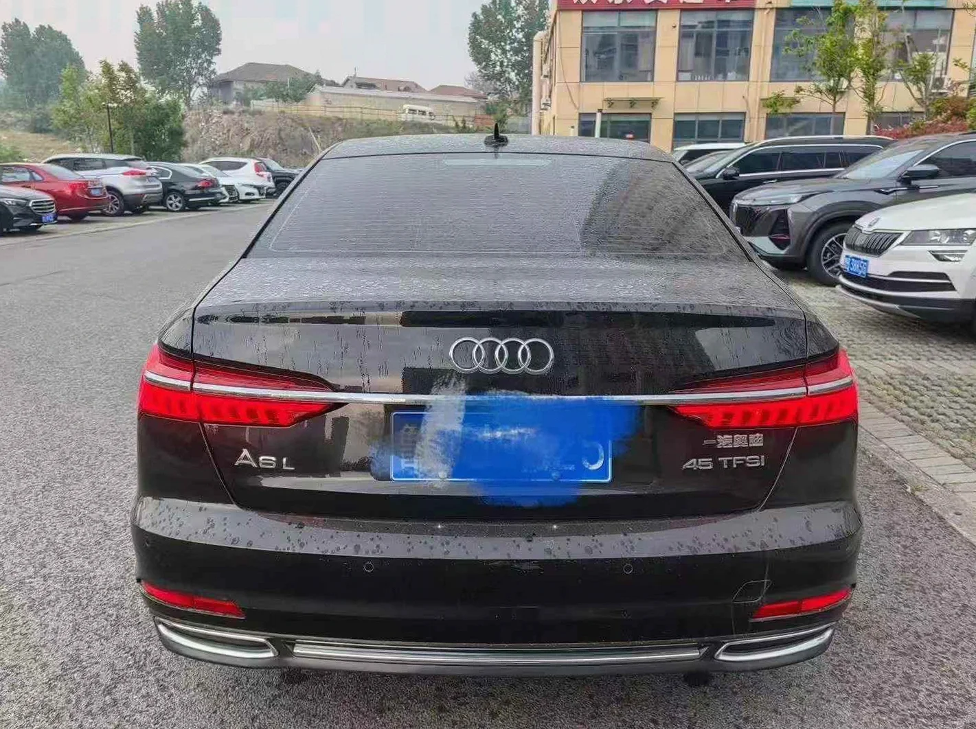 奥迪A6L 后面外观一