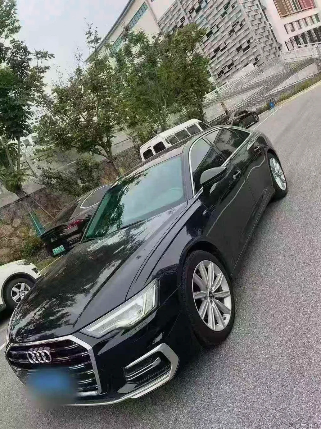 奥迪A6L 正面外观三