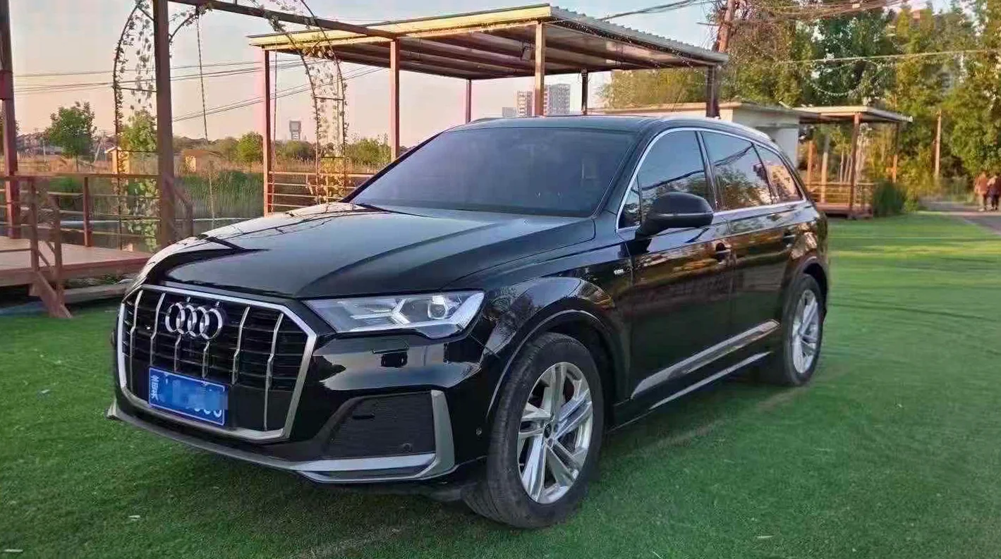 奥迪Q7 正面外观二