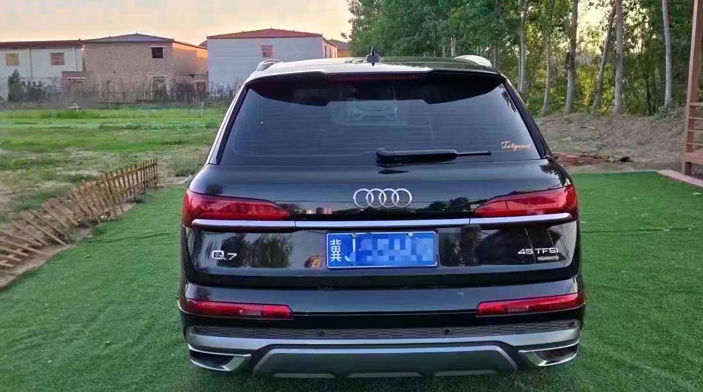 奥迪Q7 正面外观三