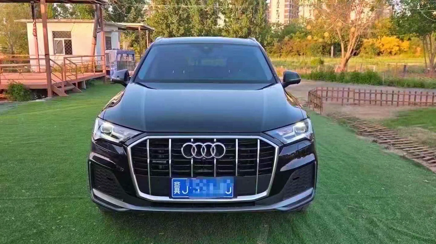 23年奥迪Q7 45 TFSI S运动型