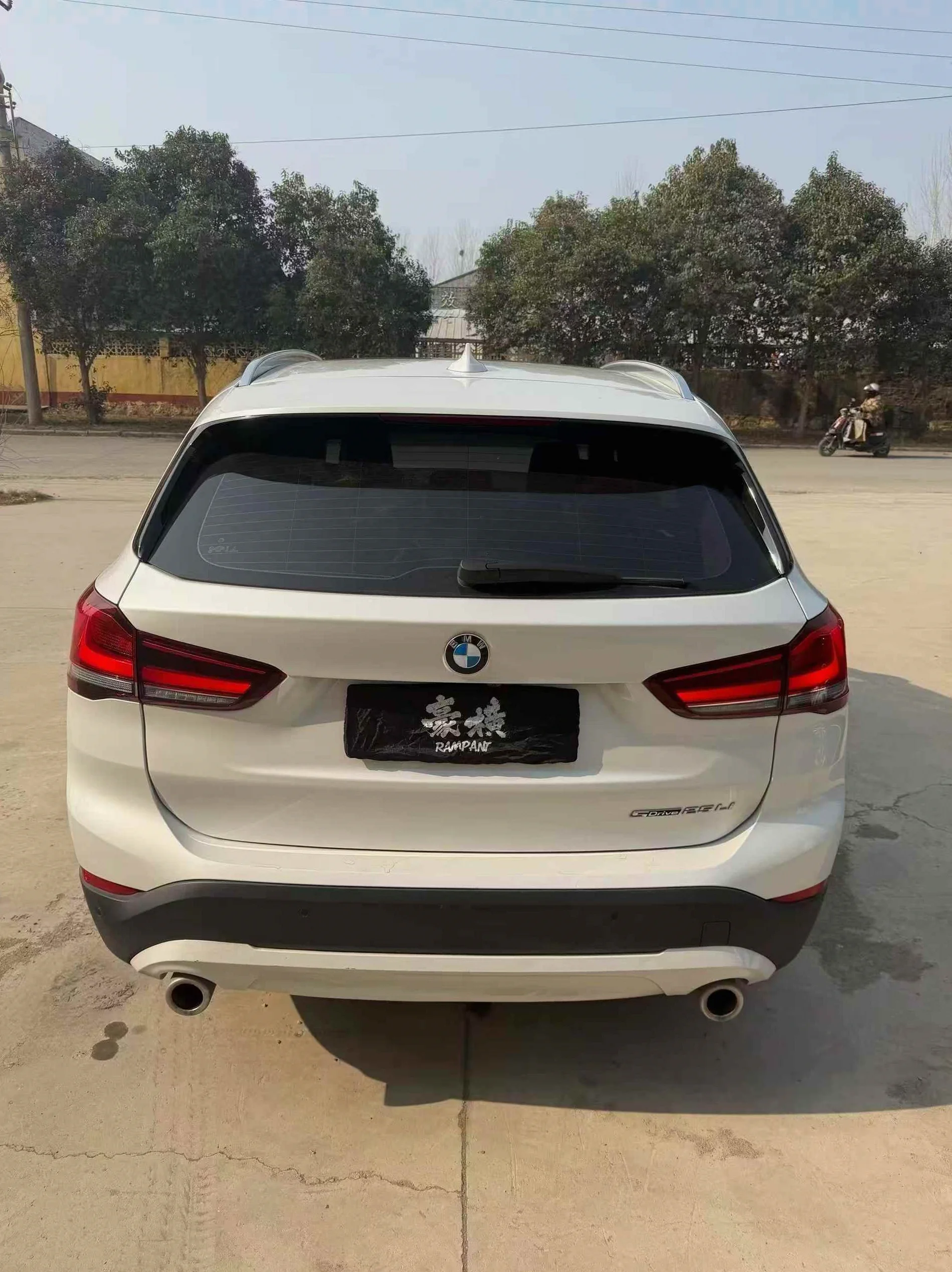 宝马X1 后面外观二