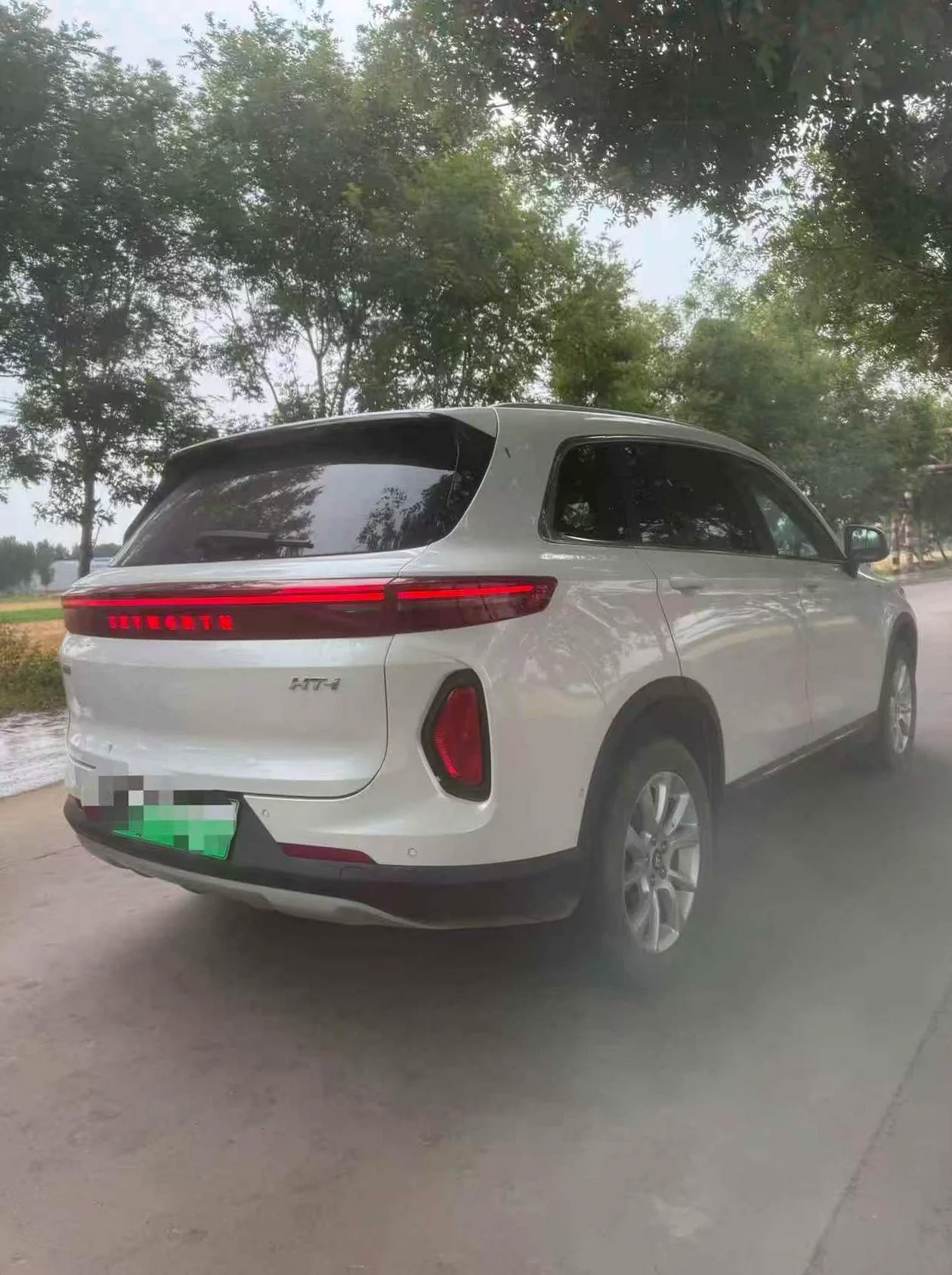 创维EV6 后面外观二