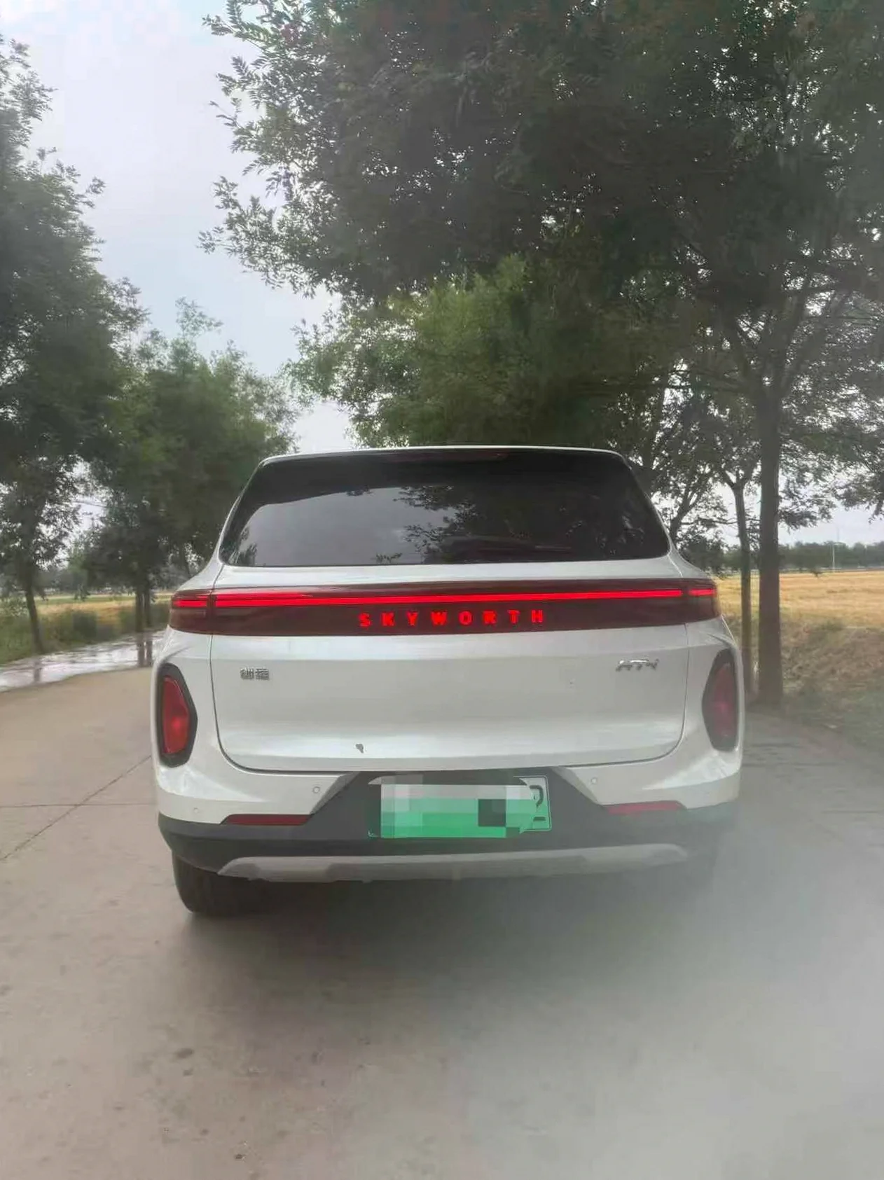 创维EV6 后面外观一